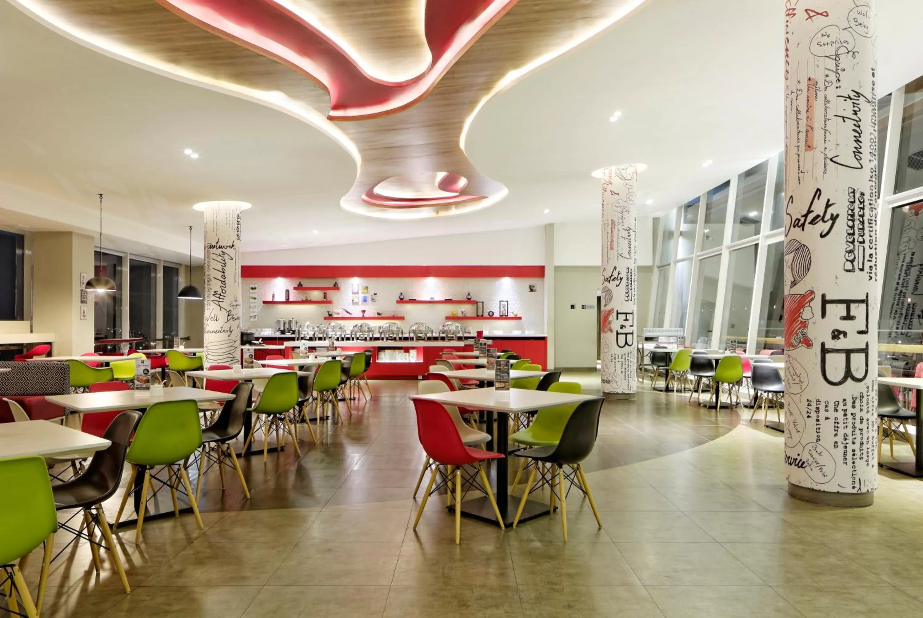 Restaurant/places to eat in Ibis Padang