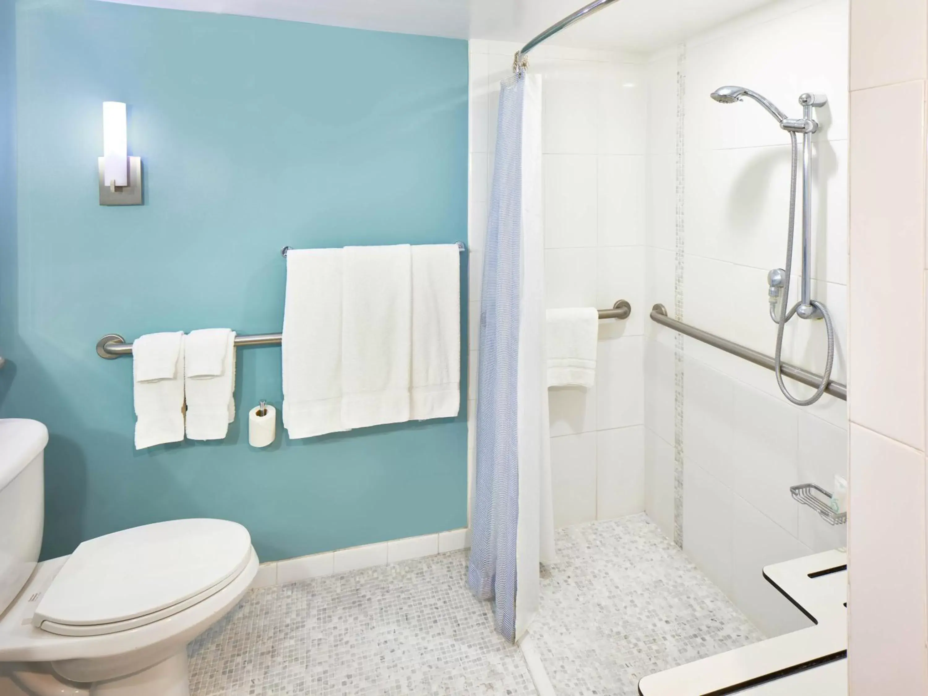 Shower, Bathroom in Ala Moana Hotel - Resort Fee Included