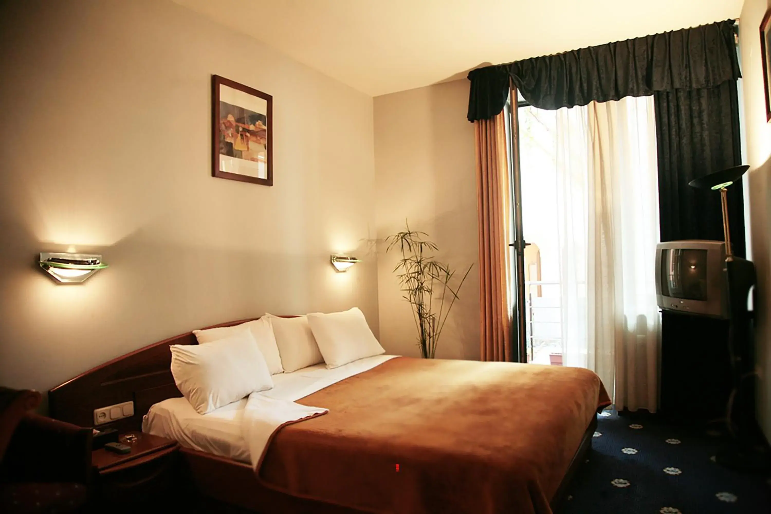 Photo of the whole room, Bed in Ararat Hotel