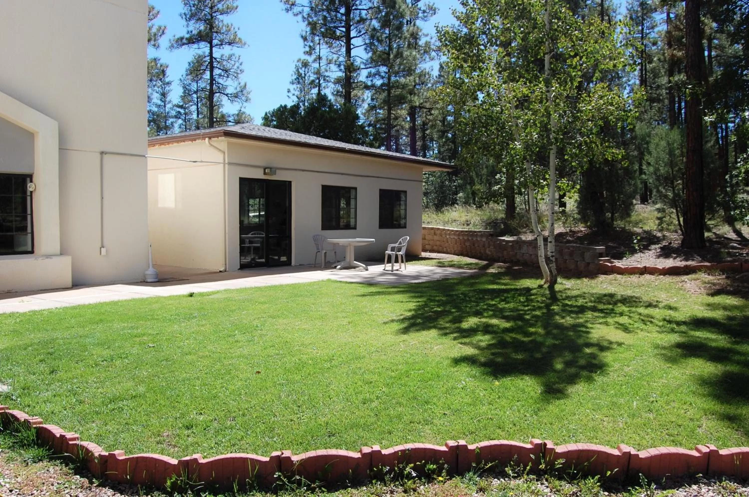 Garden in Super 8 by Wyndham Show Low