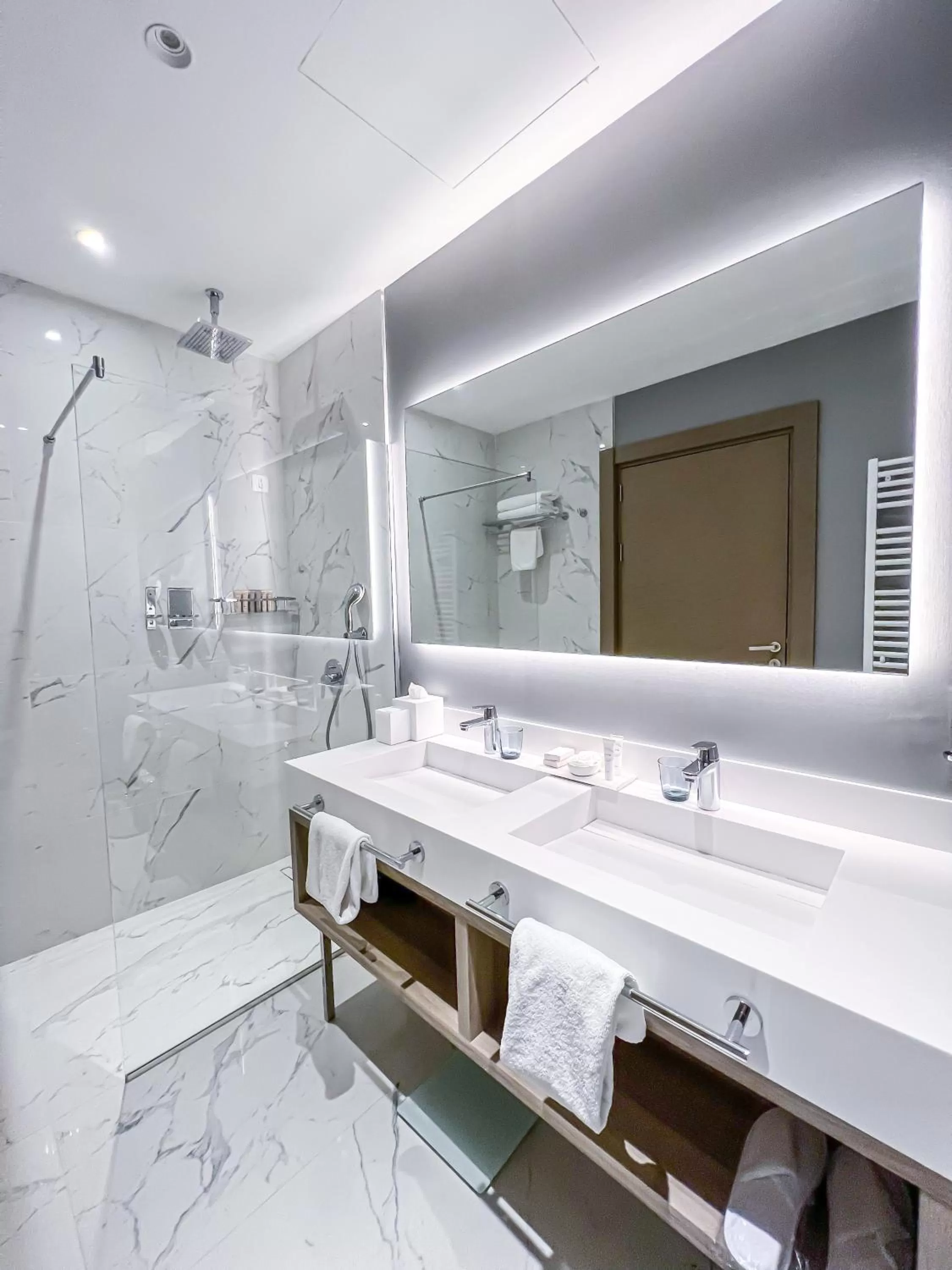 Shower in Hyatt Regency Kotor Bay Resort