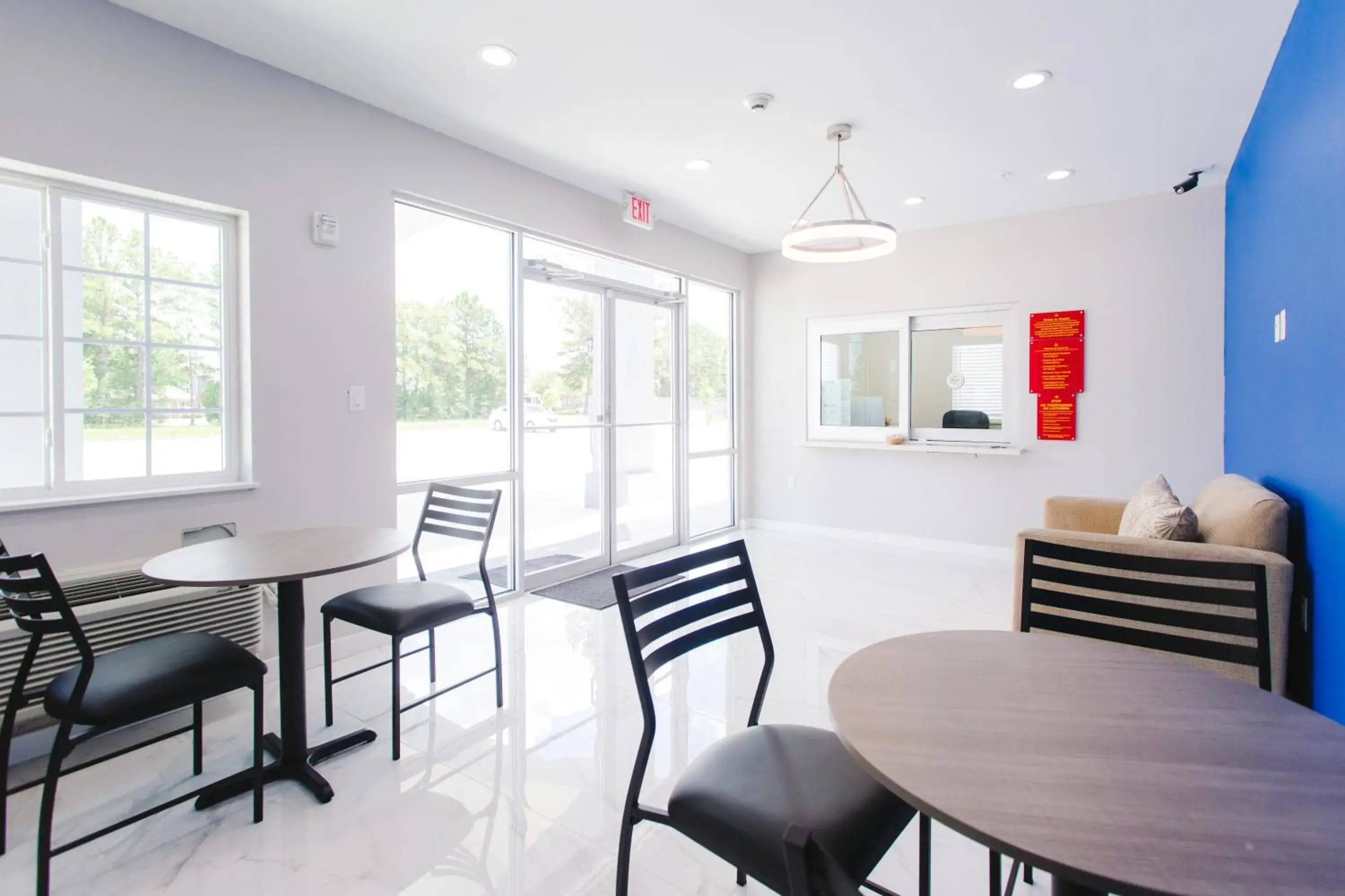 Lobby or reception in Palace Inn- Louetta Lobby or reception in Palace Inn- Louetta