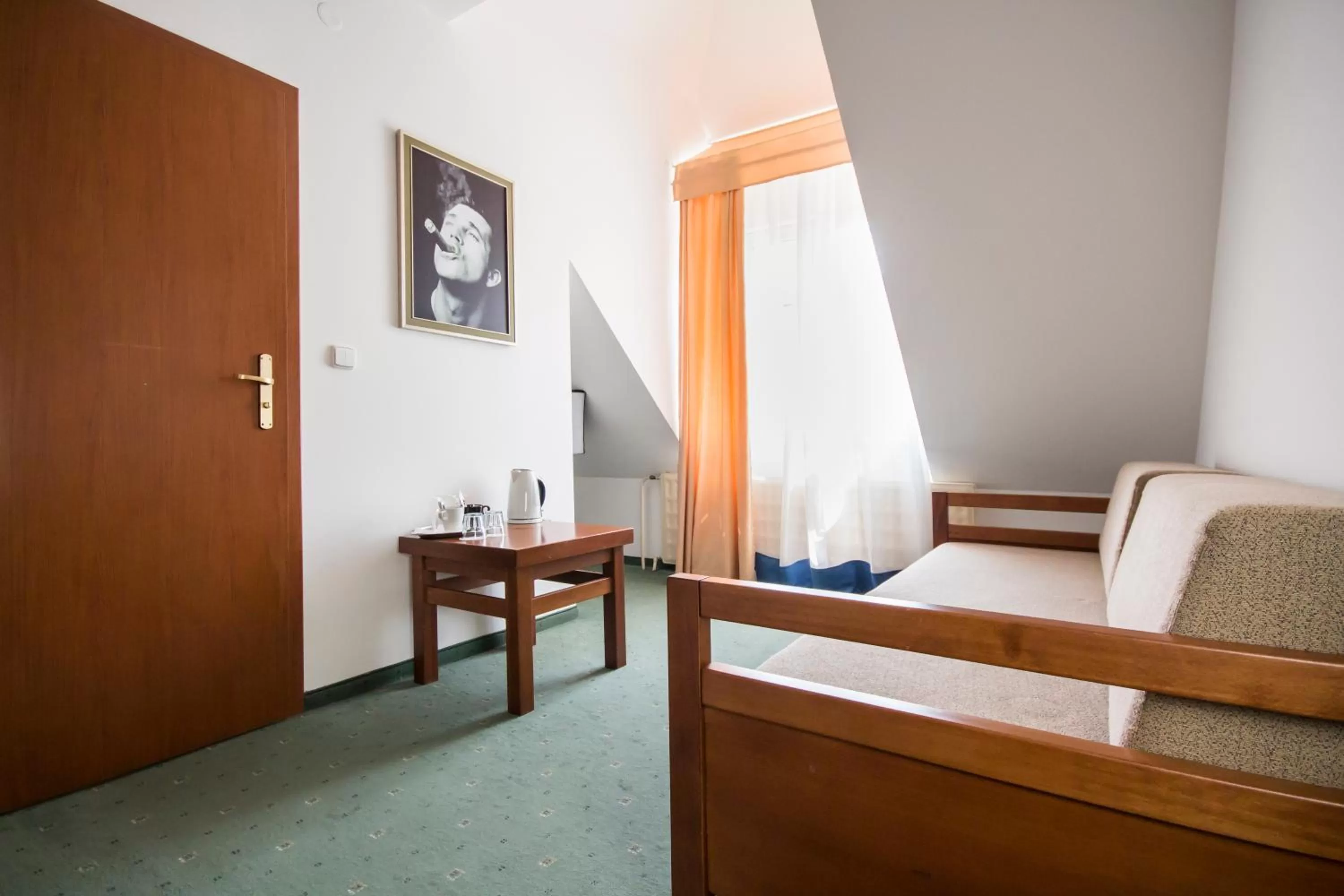 Bedroom, Seating Area in Film Hotel