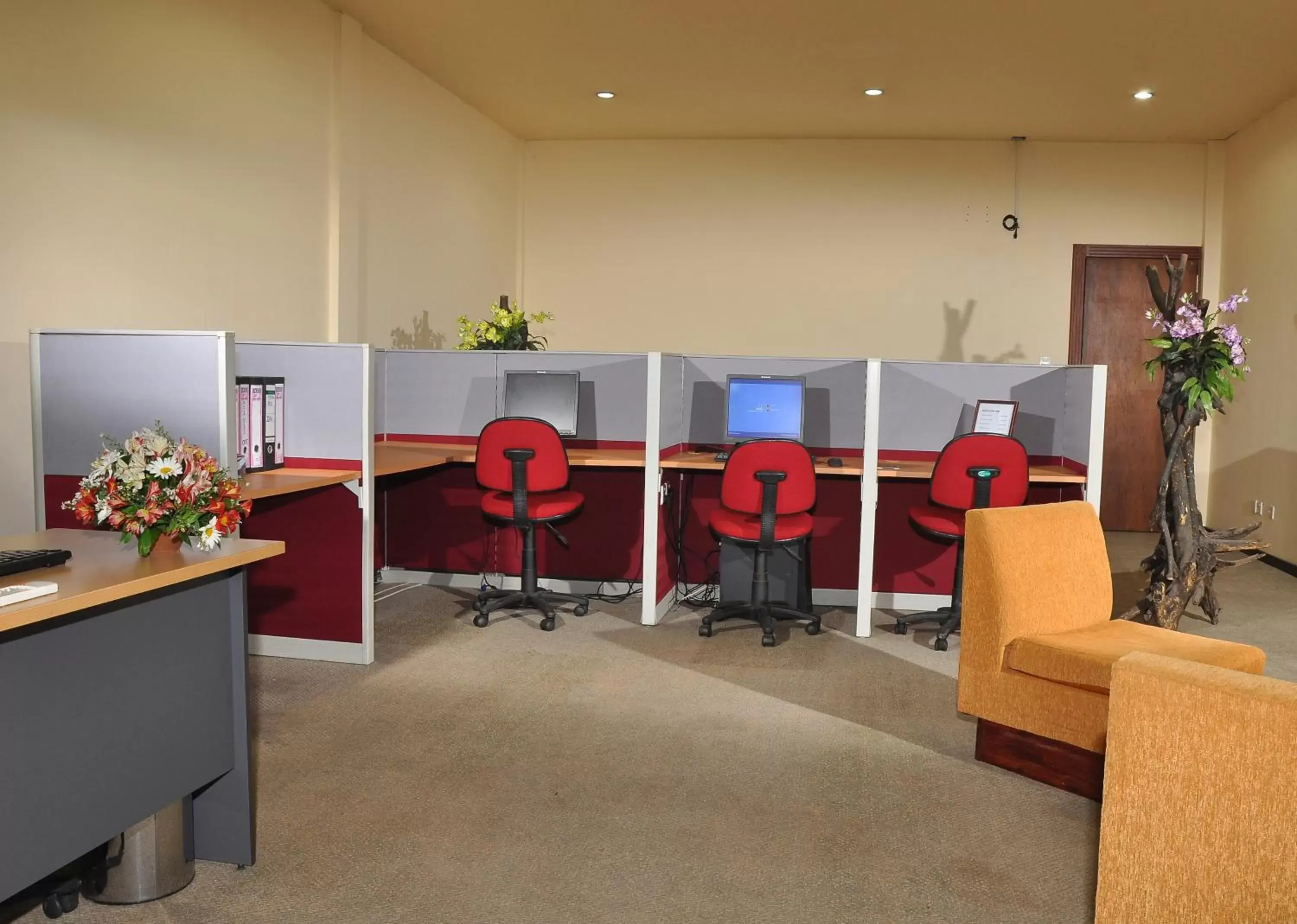 Business facilities in Ramada Katunayake