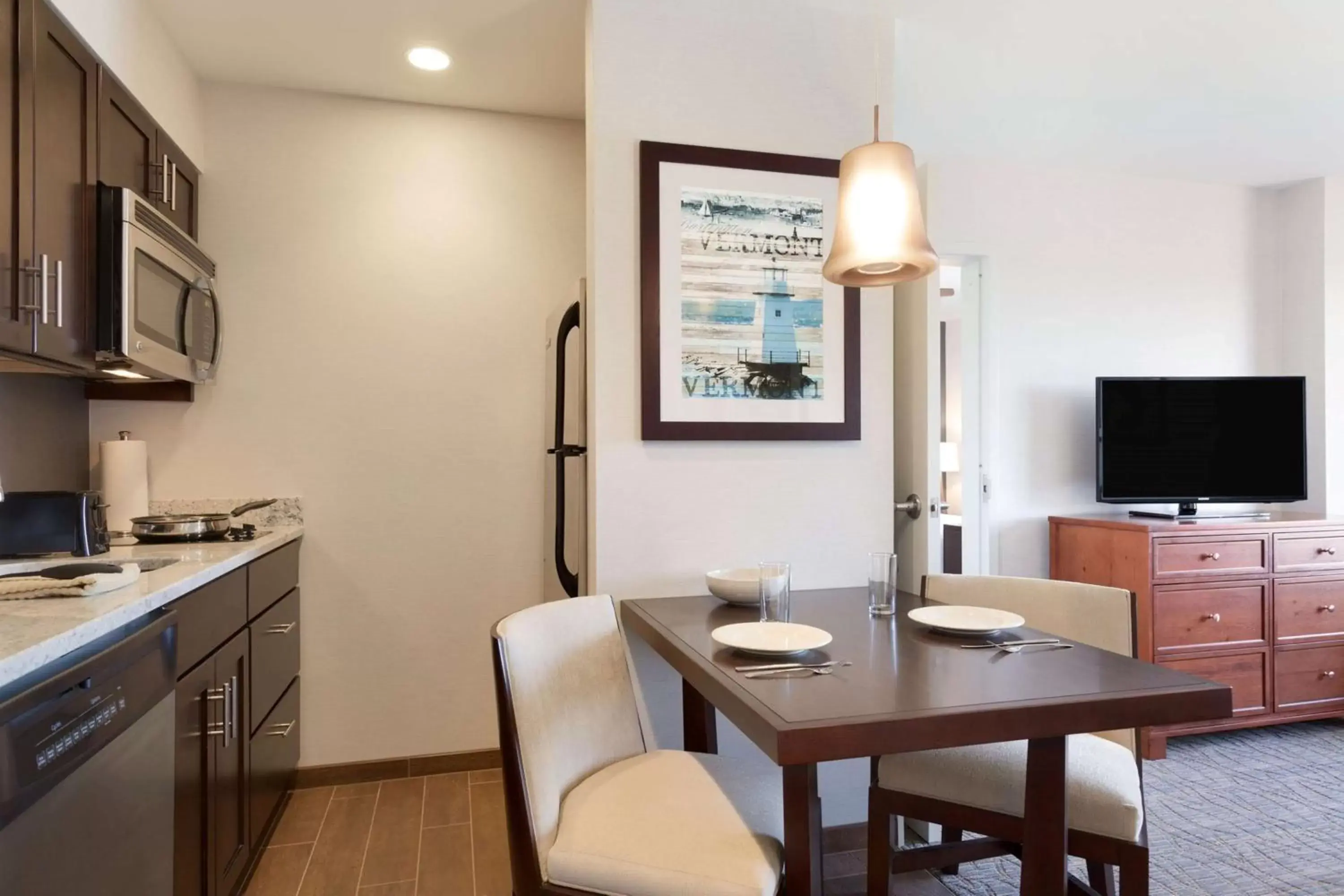 Kitchen or kitchenette, Kitchen/Kitchenette in Homewood Suites by Hilton Burlington