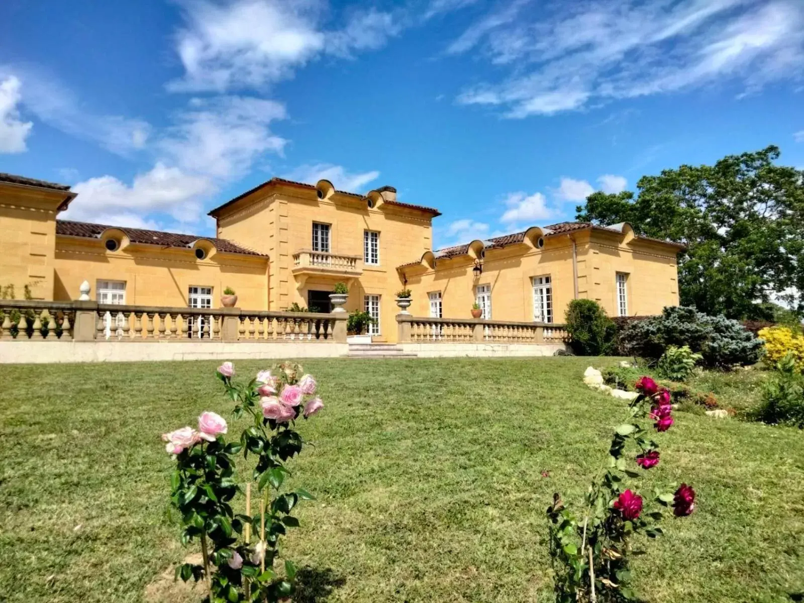 Property Building in Maison Coqueréaumont