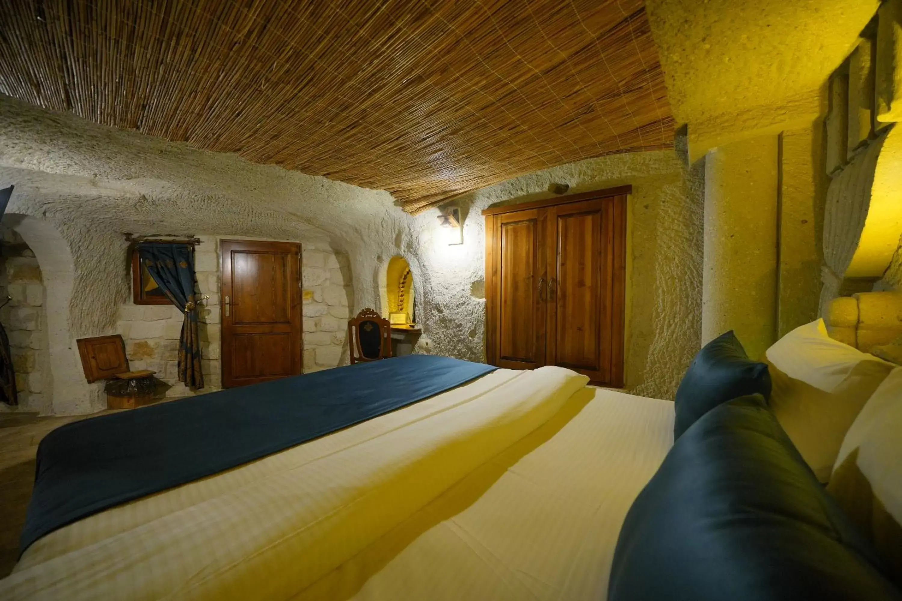 Photo of the whole room, Bed in Cappadocia Nar Cave House & Hot Swimming Pool