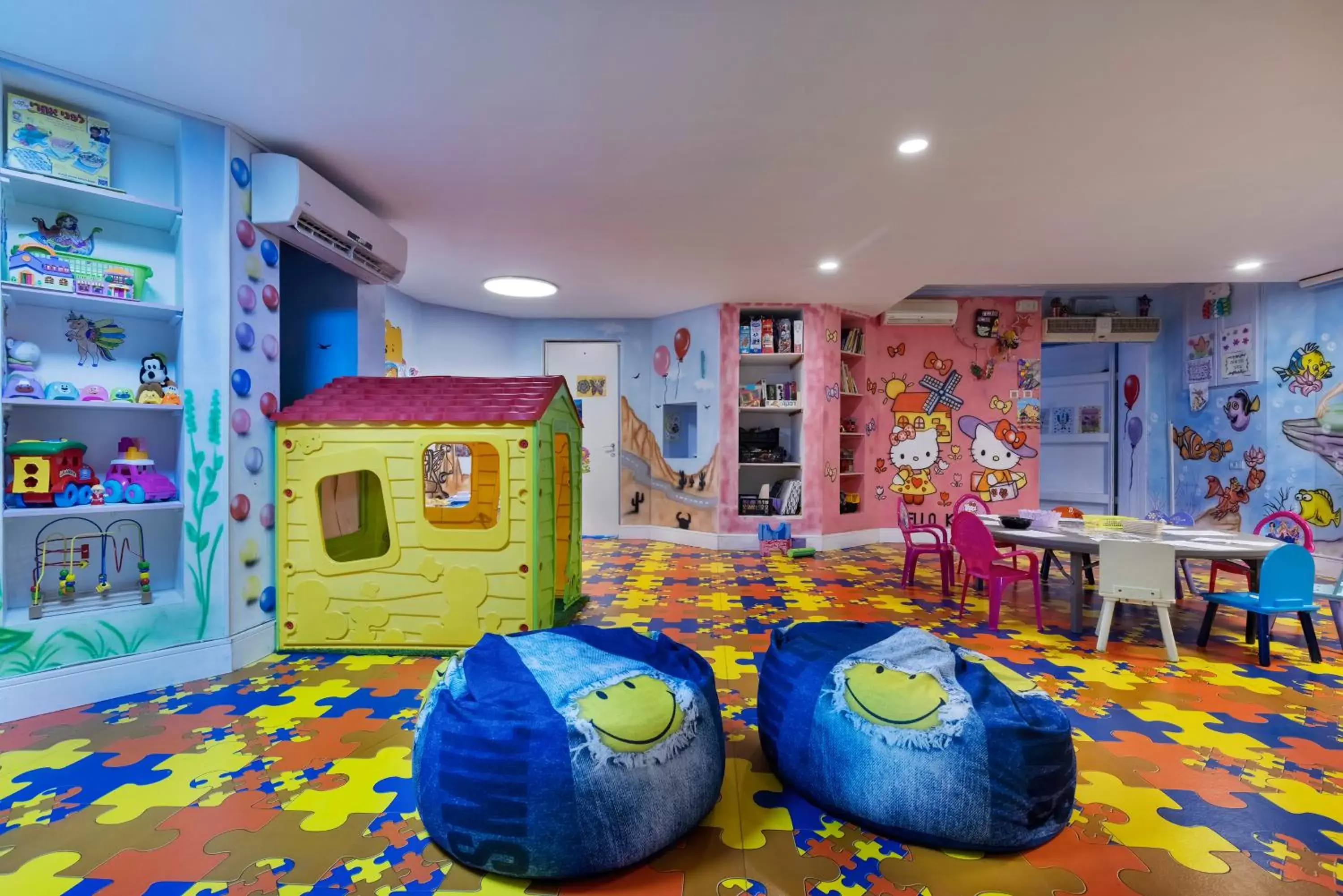 Kids's club, Kid's Club in Herbert Samuel Royal Shangri-La Eilat