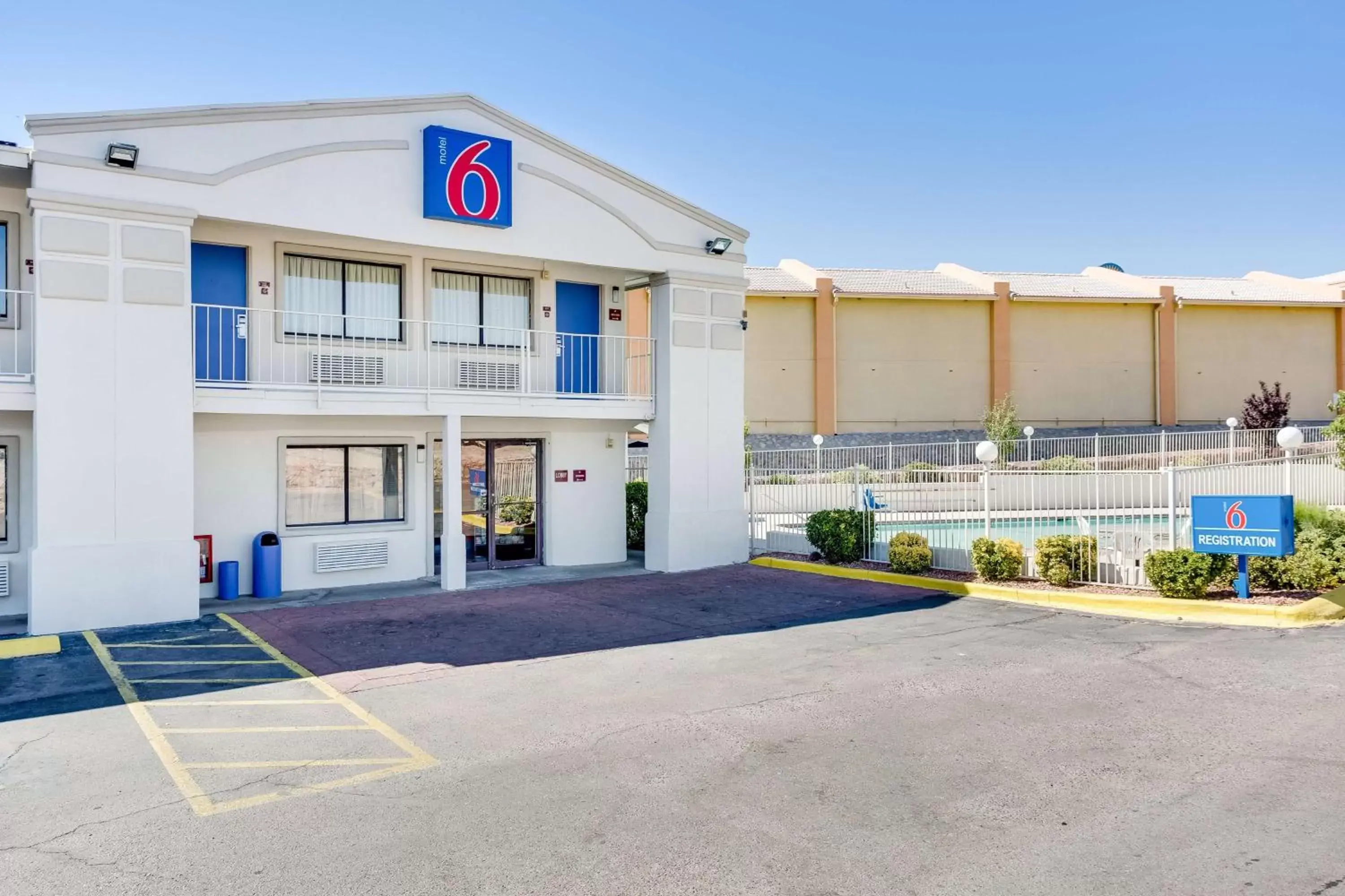 Property Building in Motel 6-El Paso, TX - West