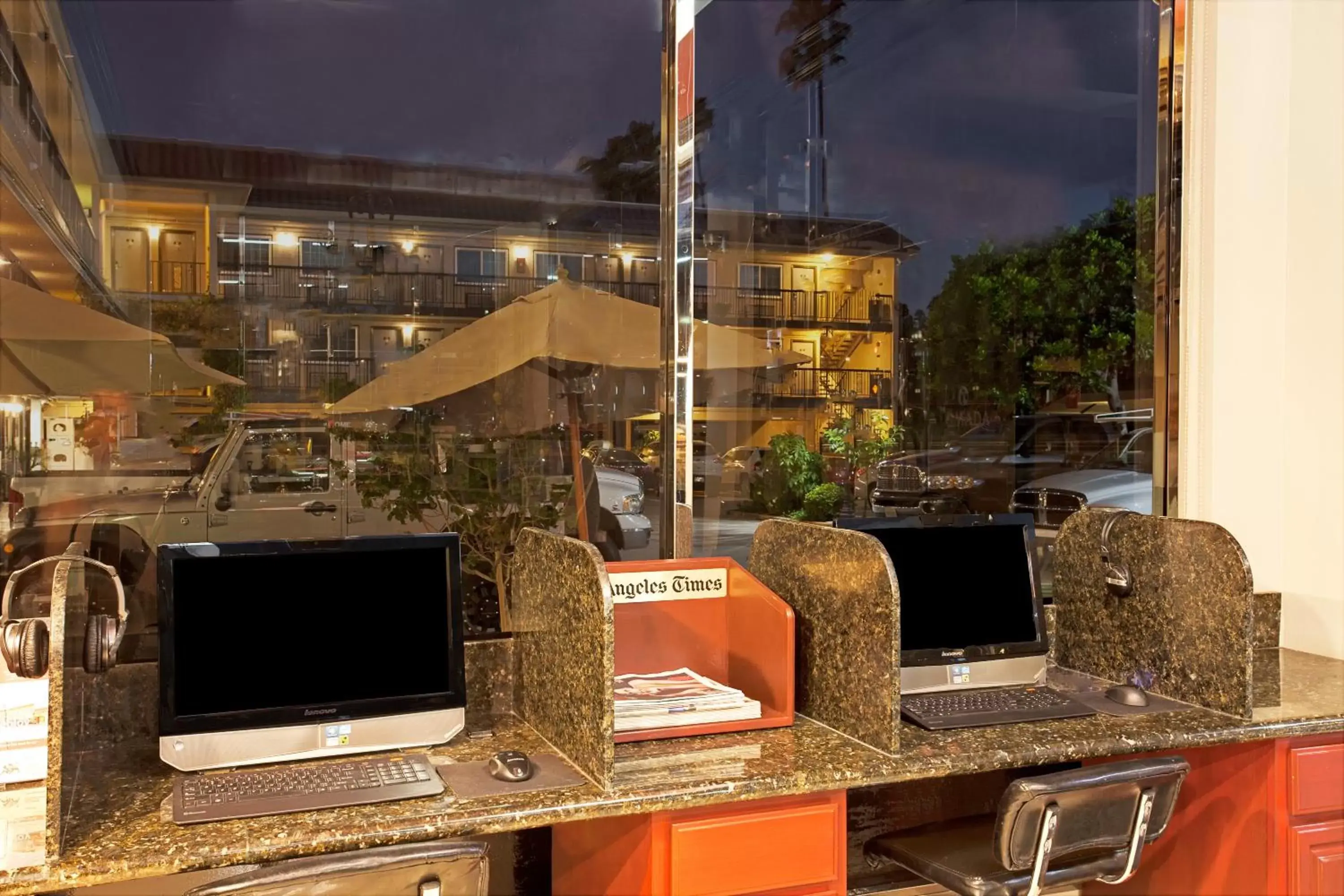 Lobby or reception in Ramada by Wyndham Pasadena Lobby or reception in Ramada by Wyndham Pasadena