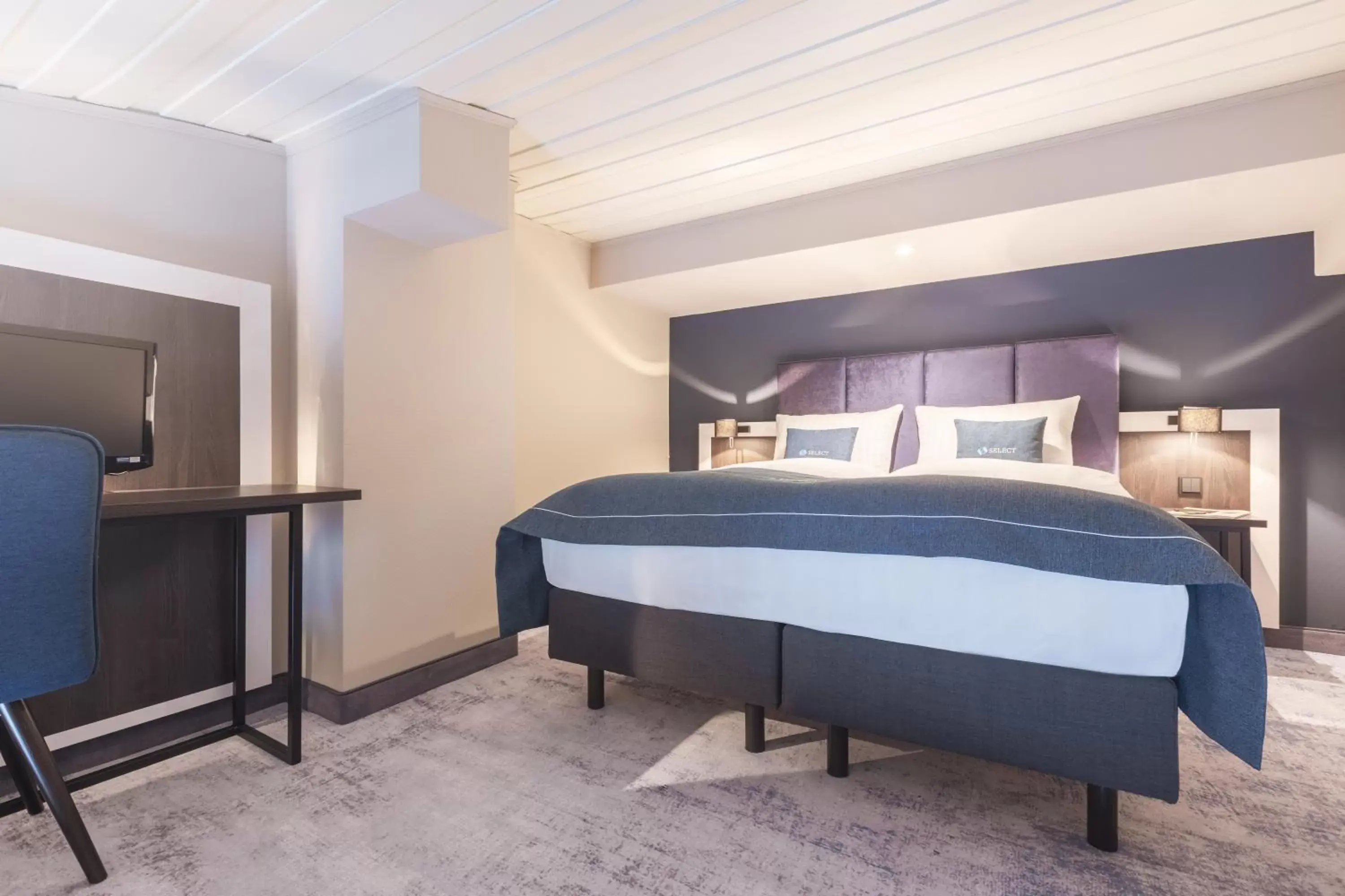 Bed in Select Hotel Elmshorn