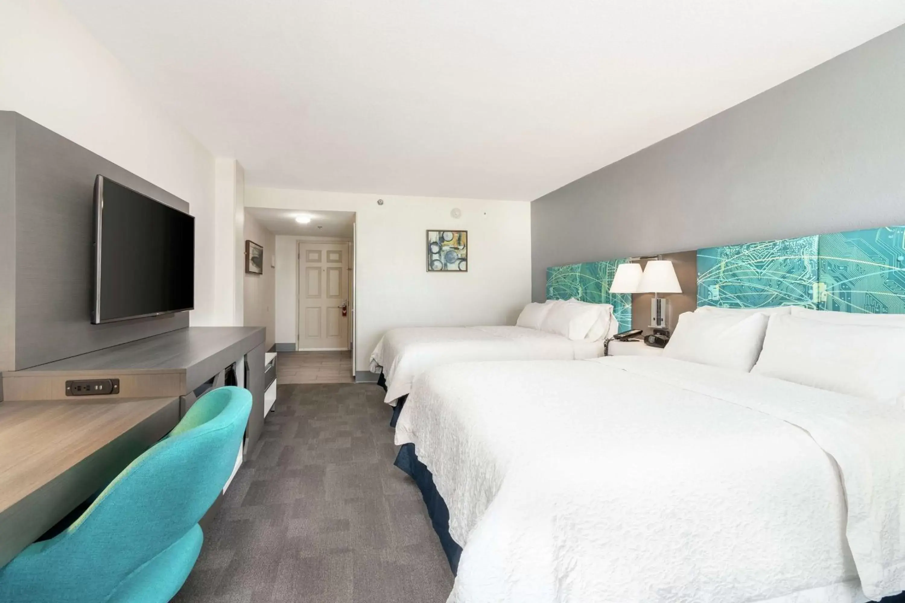 Bedroom in Hampton Inn Daytona Shores-Oceanfront