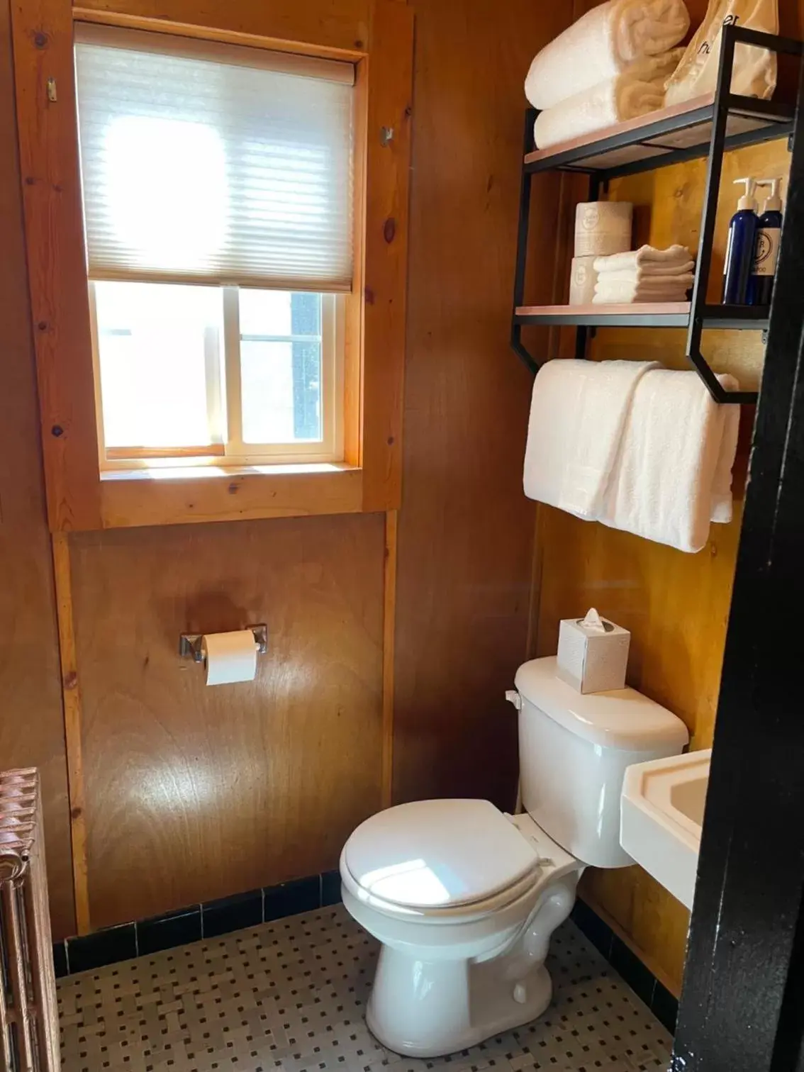 Bathroom in Anchor Inn Resort