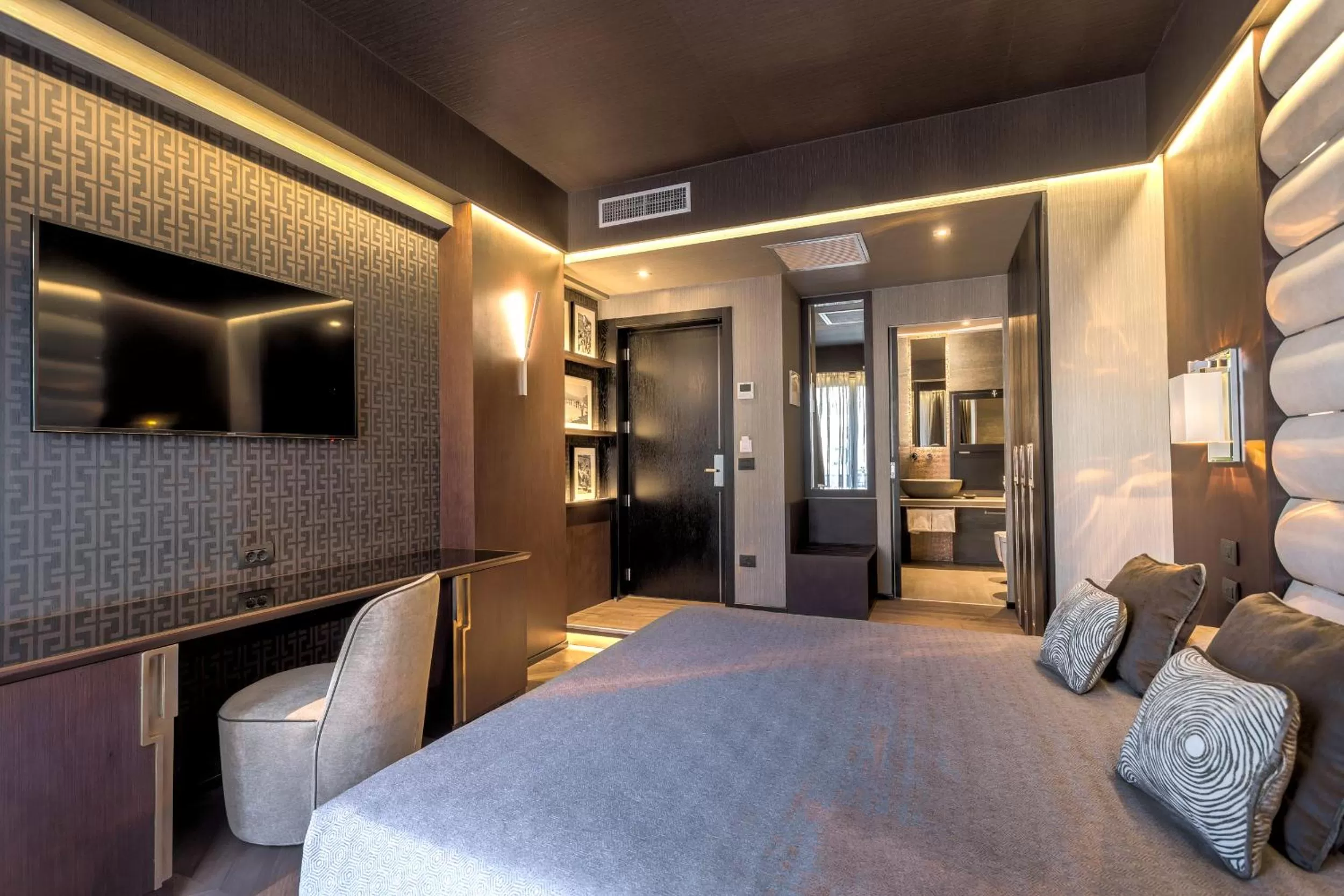 Photo of the whole room, Bed in Palazzo Alfieri - Place of Charme