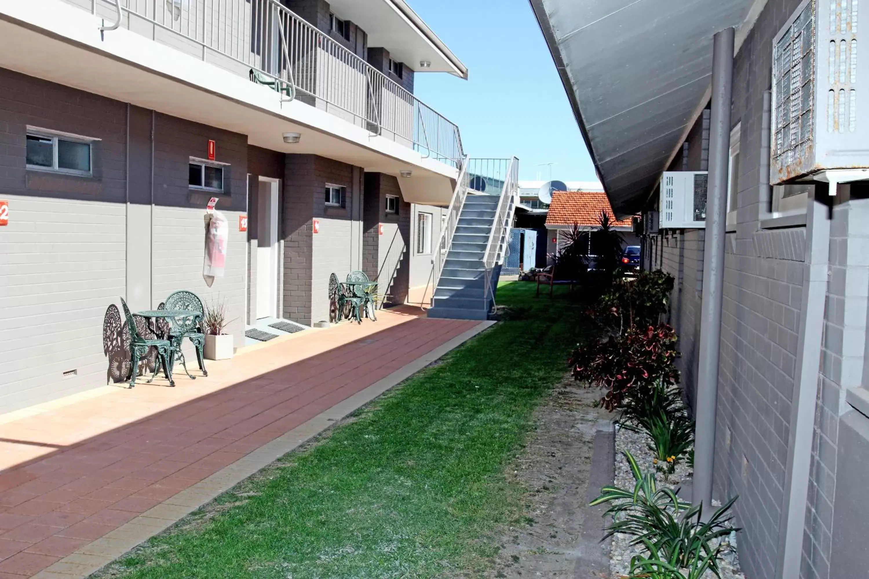 Facade/entrance in Hospitality Esperance SureStay Collection by Best Western