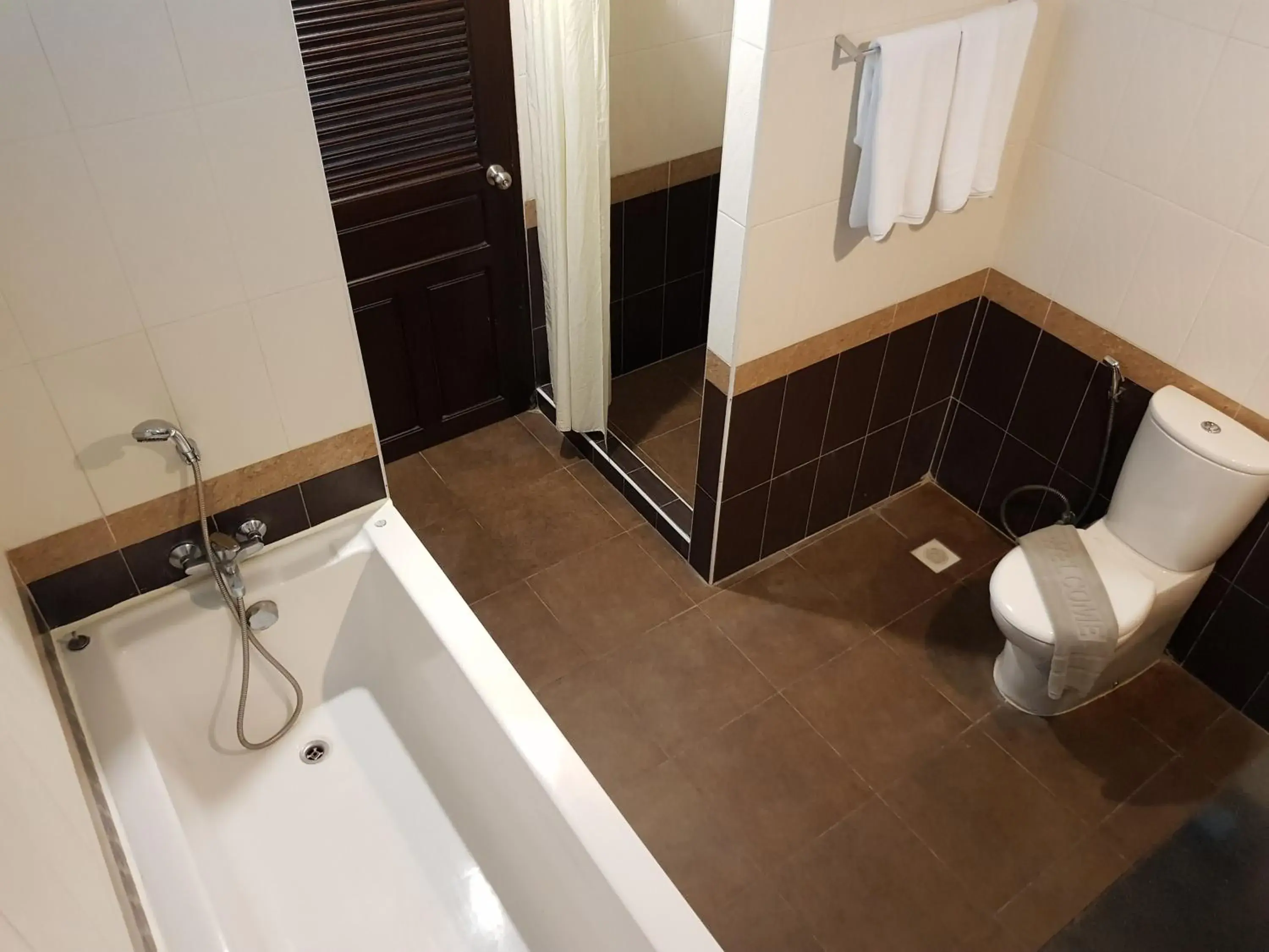 Shower, Bathroom in Wongamat Privacy Residence, Pattaya