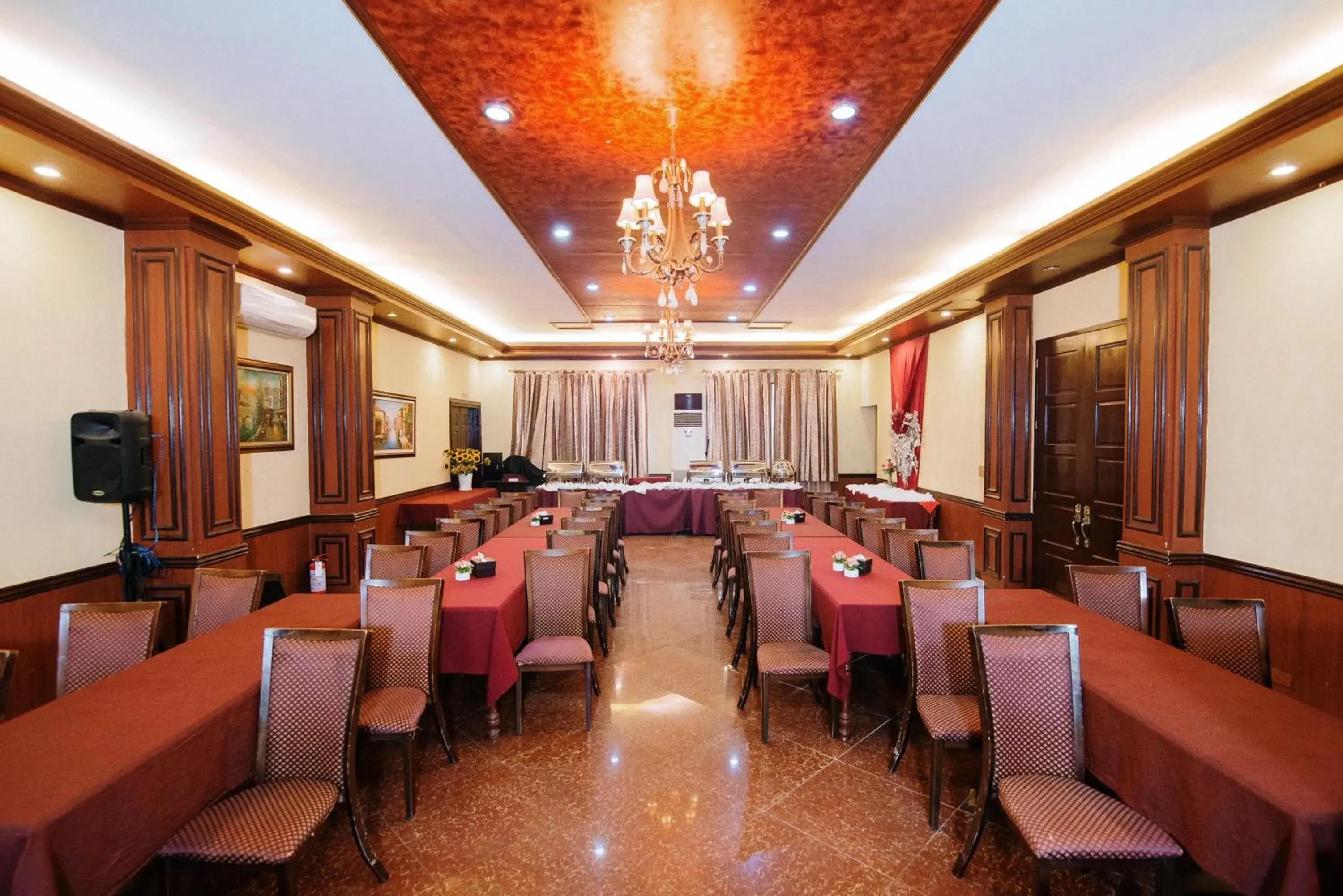 Business facilities, Restaurant/Places to Eat in Hotel San Marco