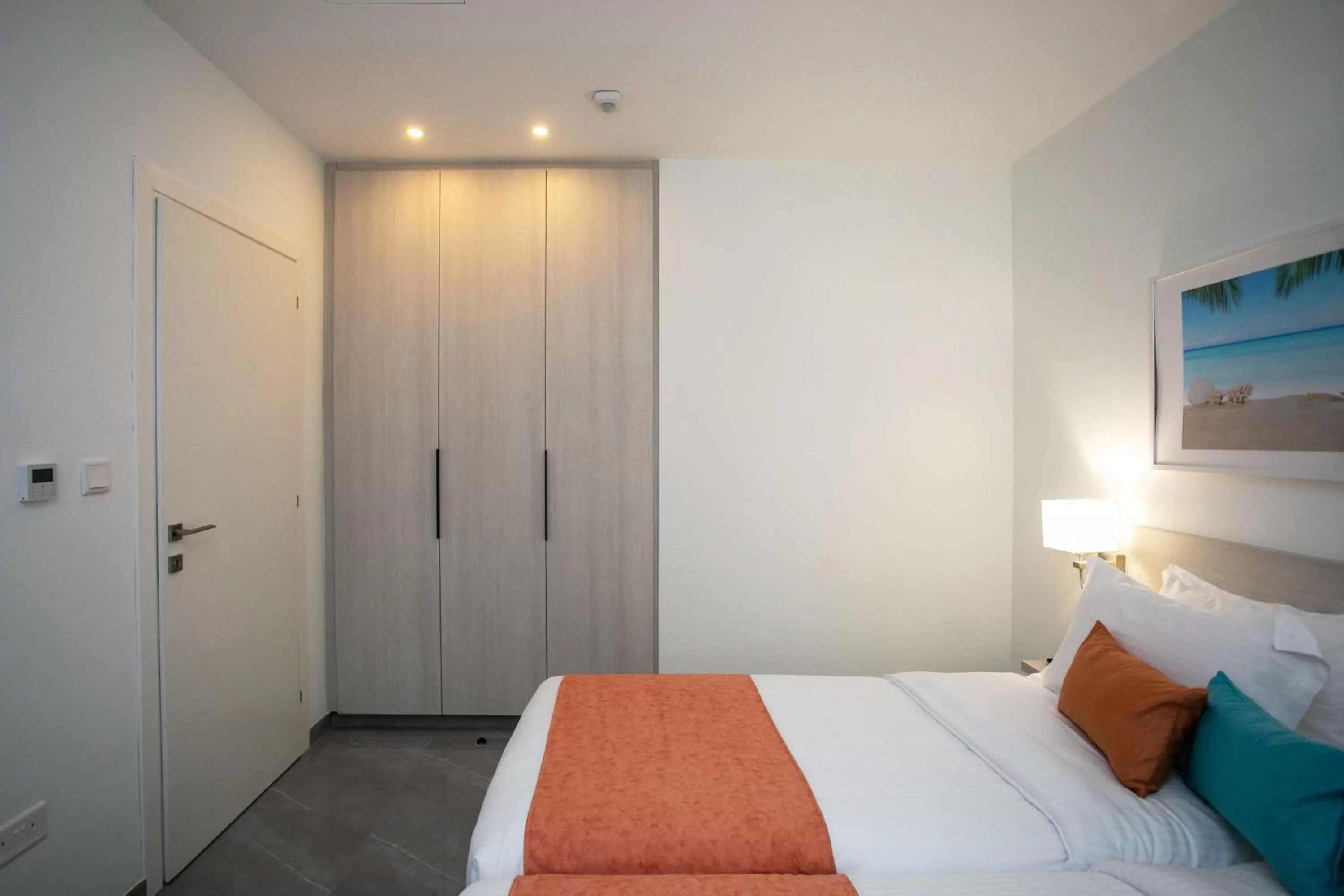 Kitchen or kitchenette, Bed in Best Western Plus Larco Hotel