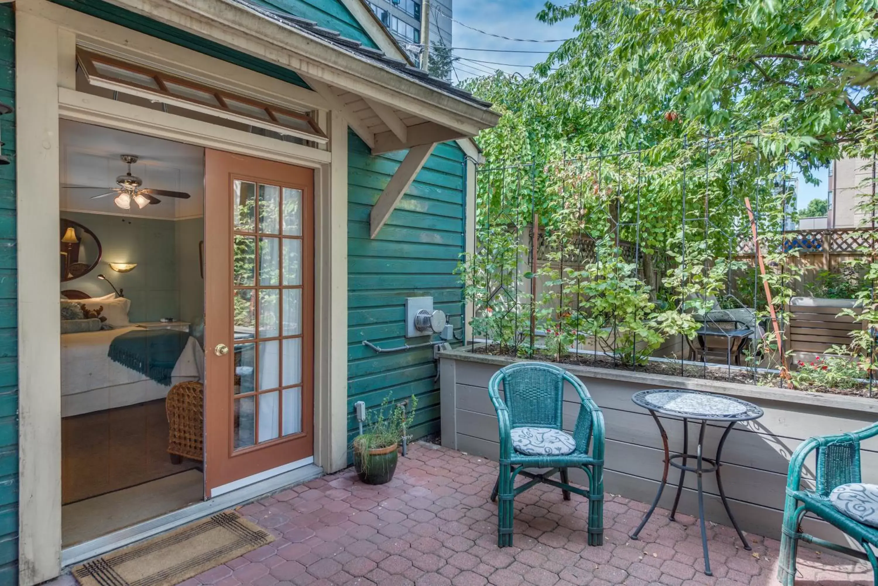 Balcony/Terrace in O Canada House Bed & Breakfast