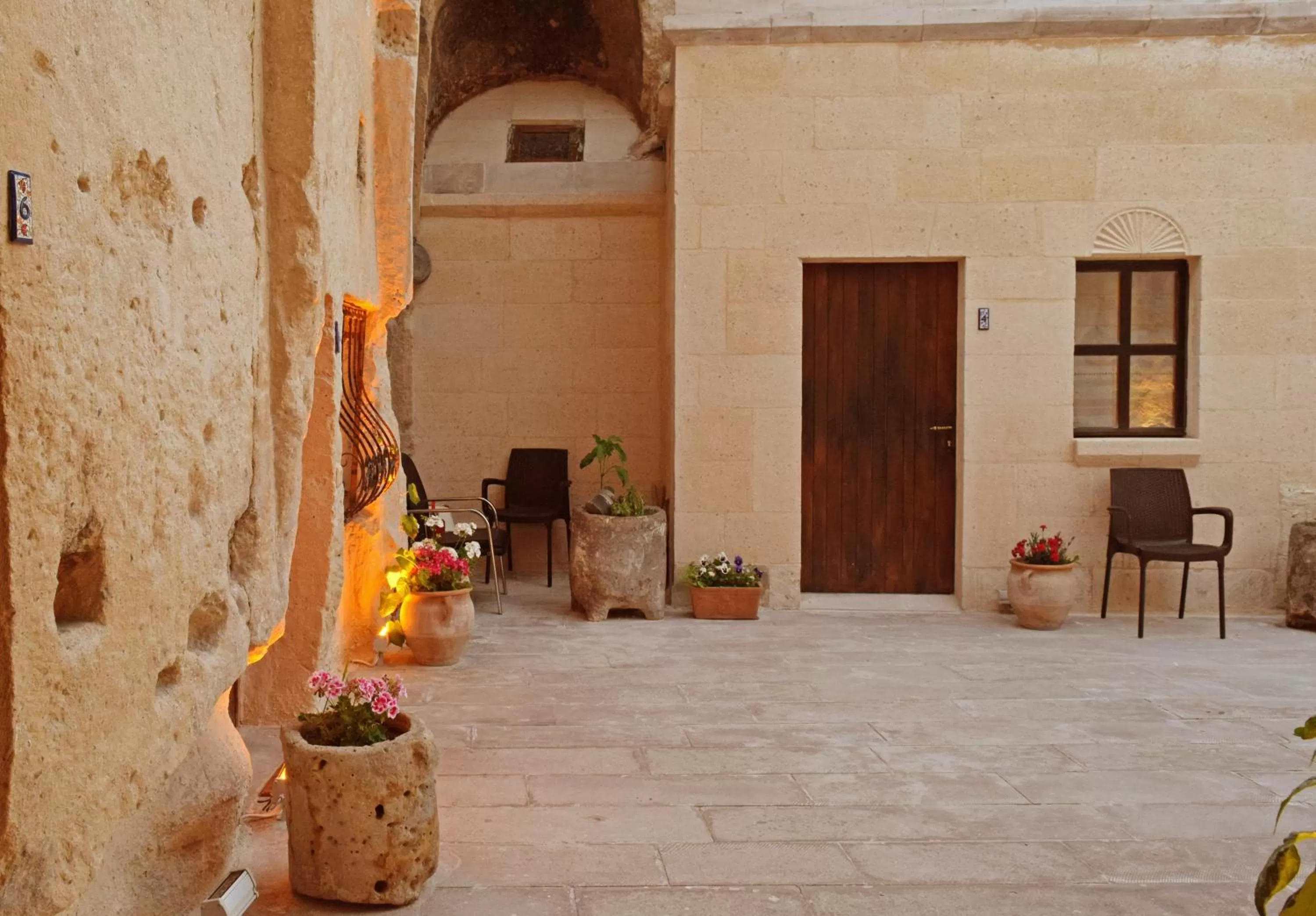 Patio in Tulip Cave Suites