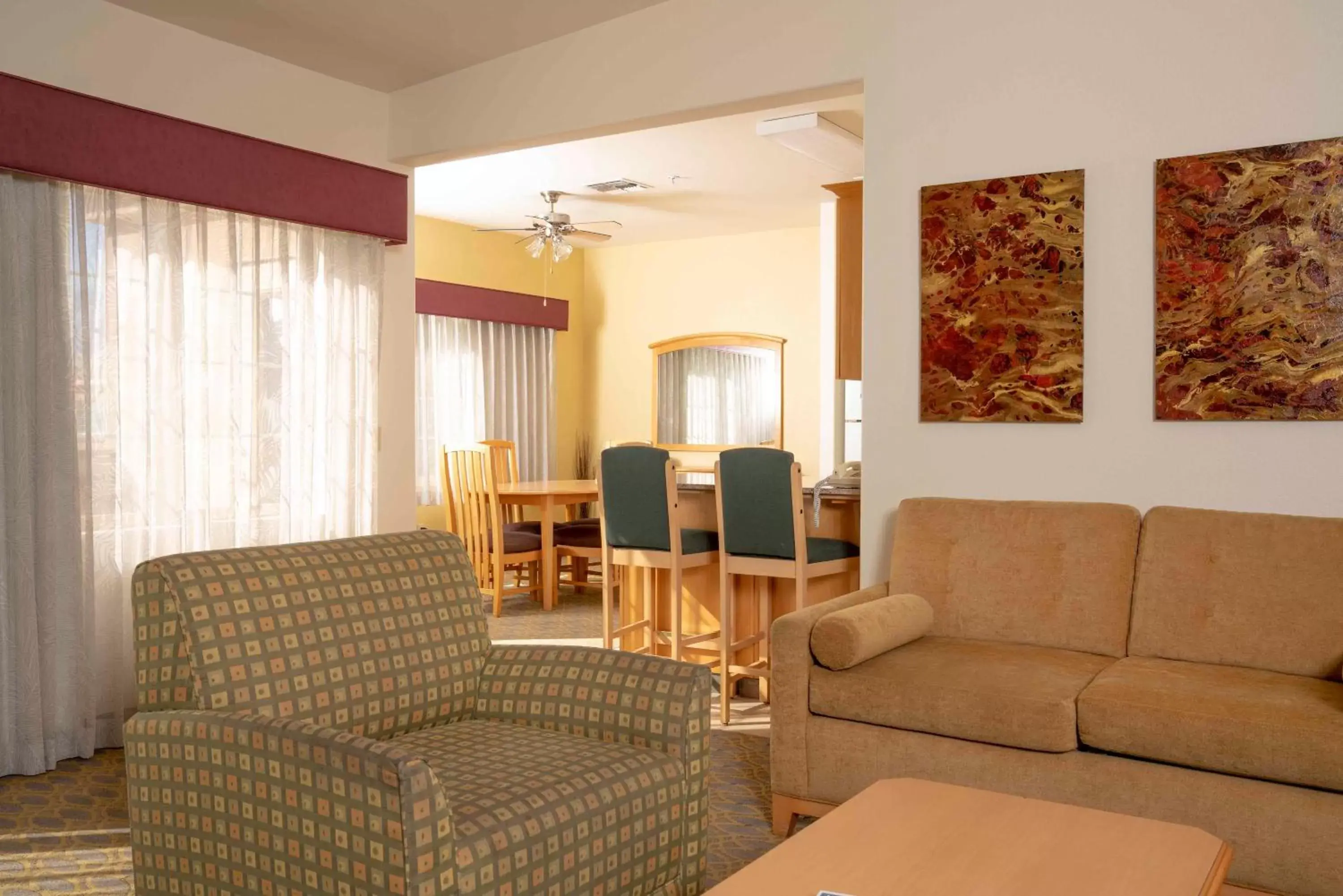 Seating Area in Raintree's Cimarron Golf Resort Palm Springs