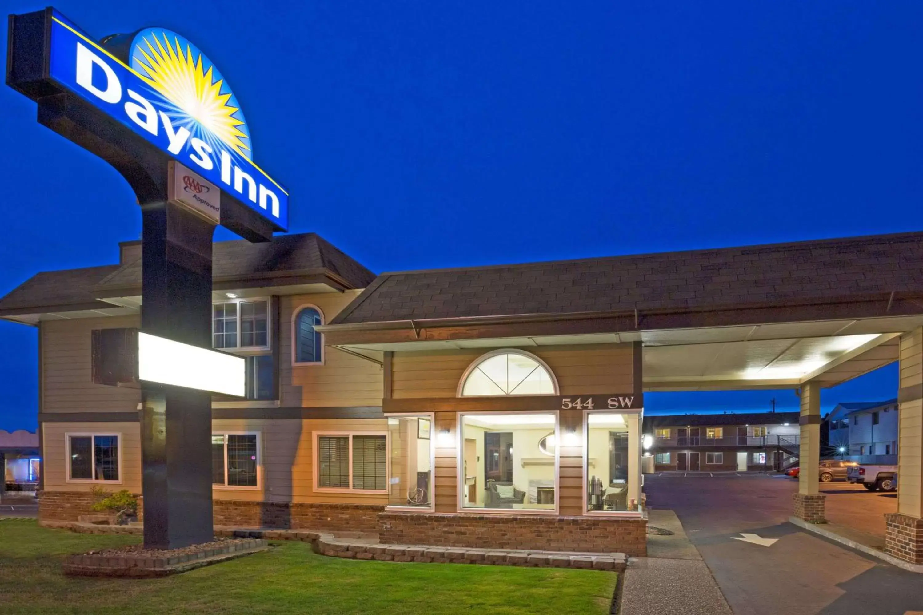 Property building in Days Inn by Wyndham Newport OR Property building in Days Inn by Wyndham Newport OR
