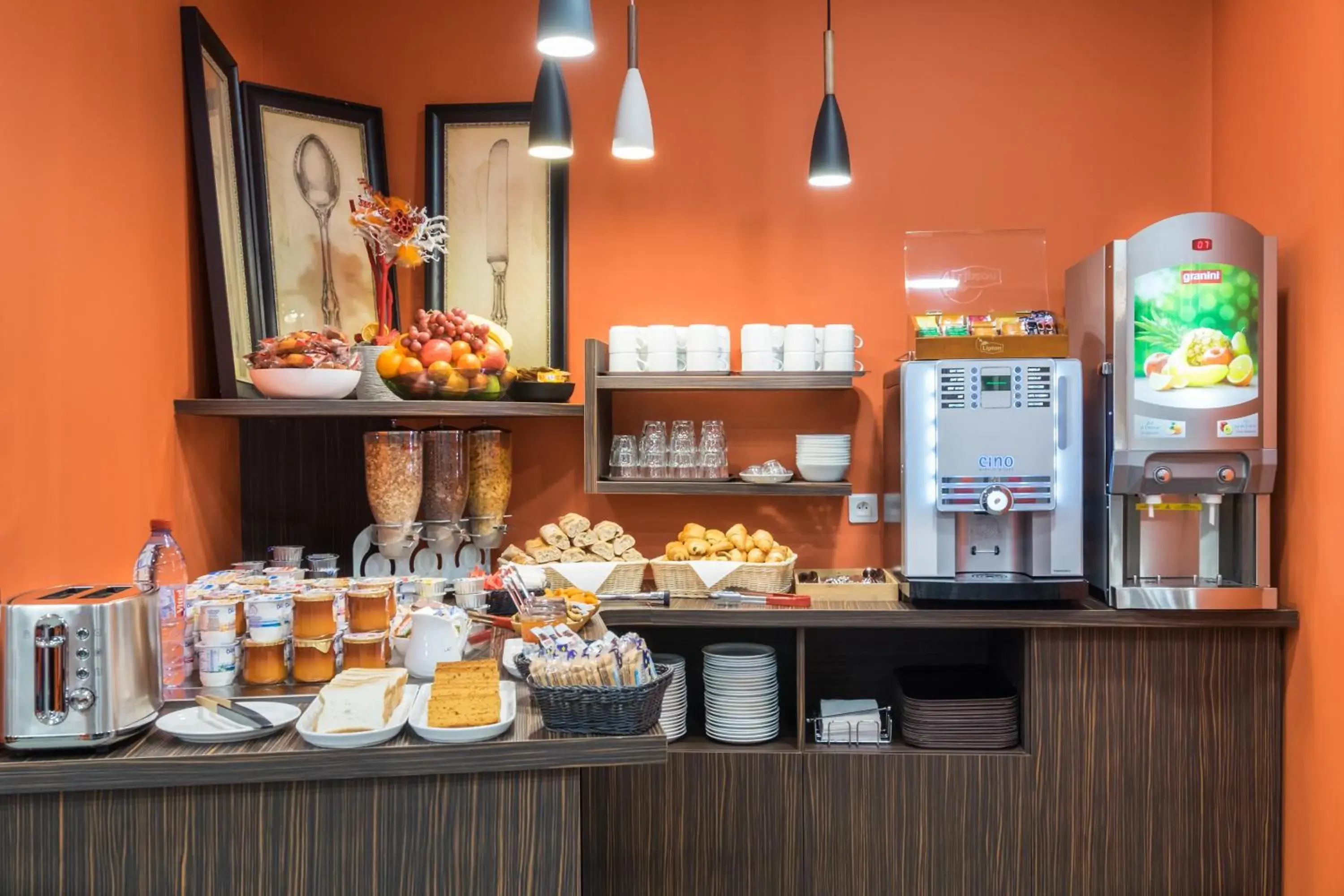 Continental breakfast, Food in Hotel Victoria Lyon Perrache Confluence