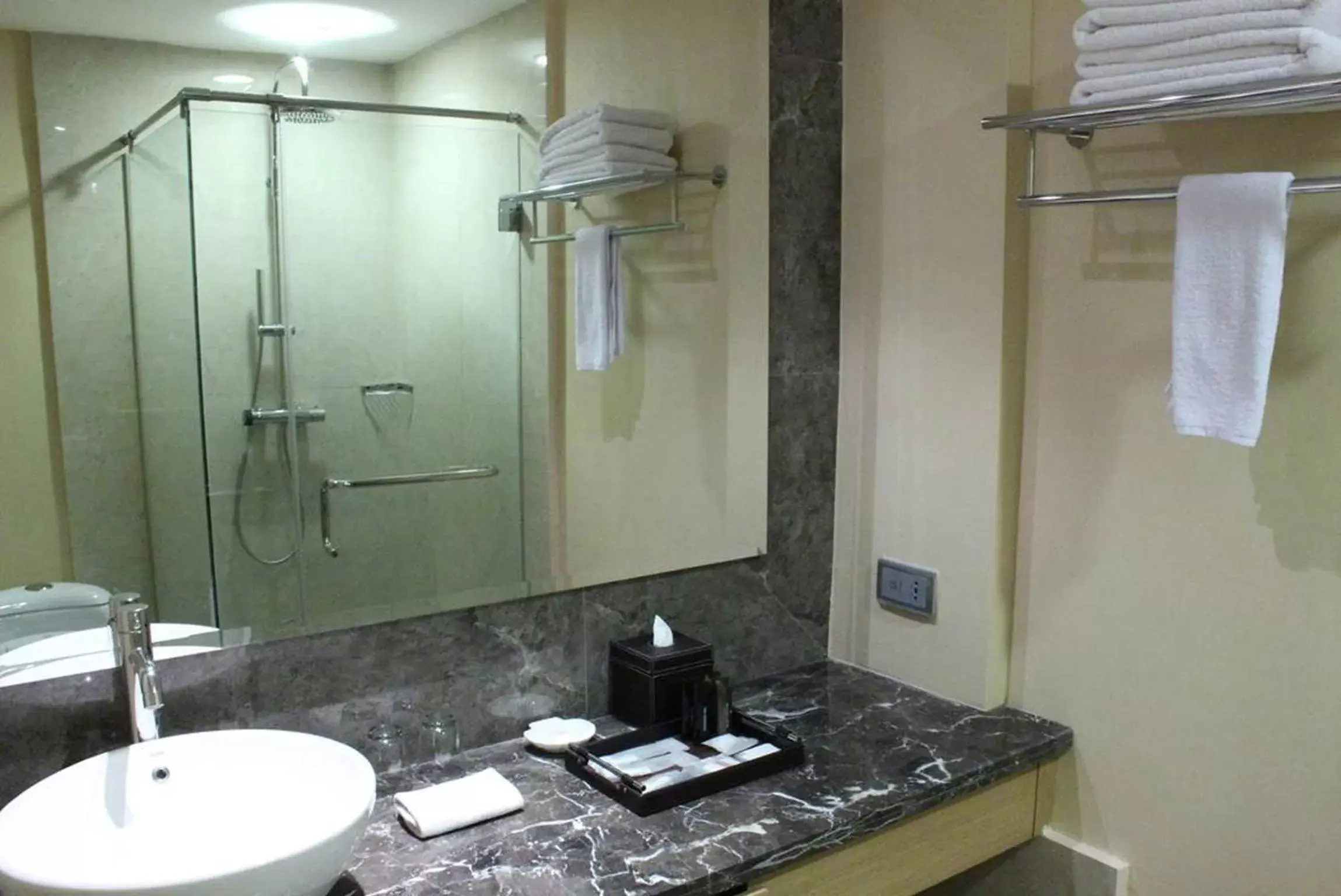 Bathroom in Wyndham Surabaya