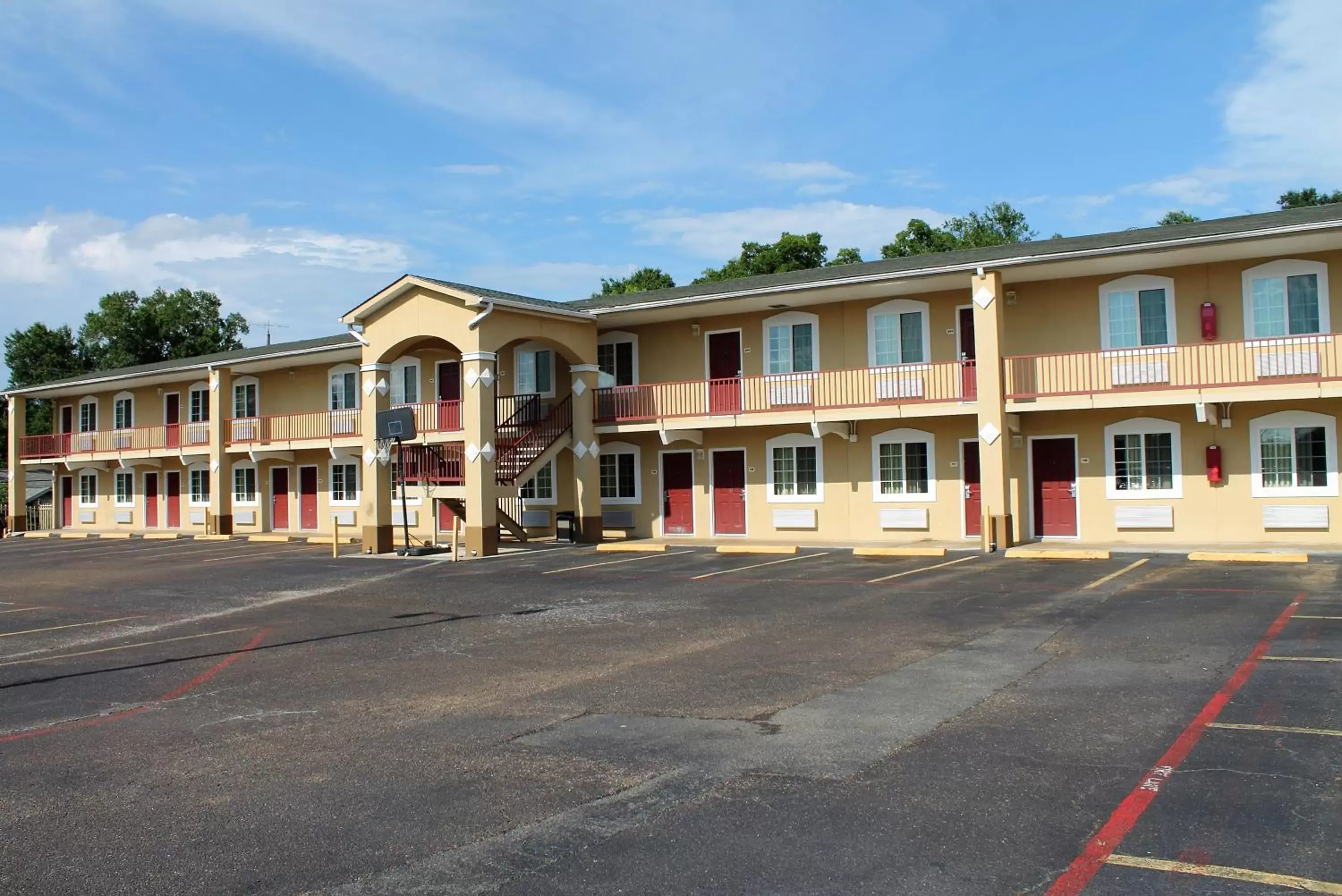 Day, Property Building in Continental Inn and Suites