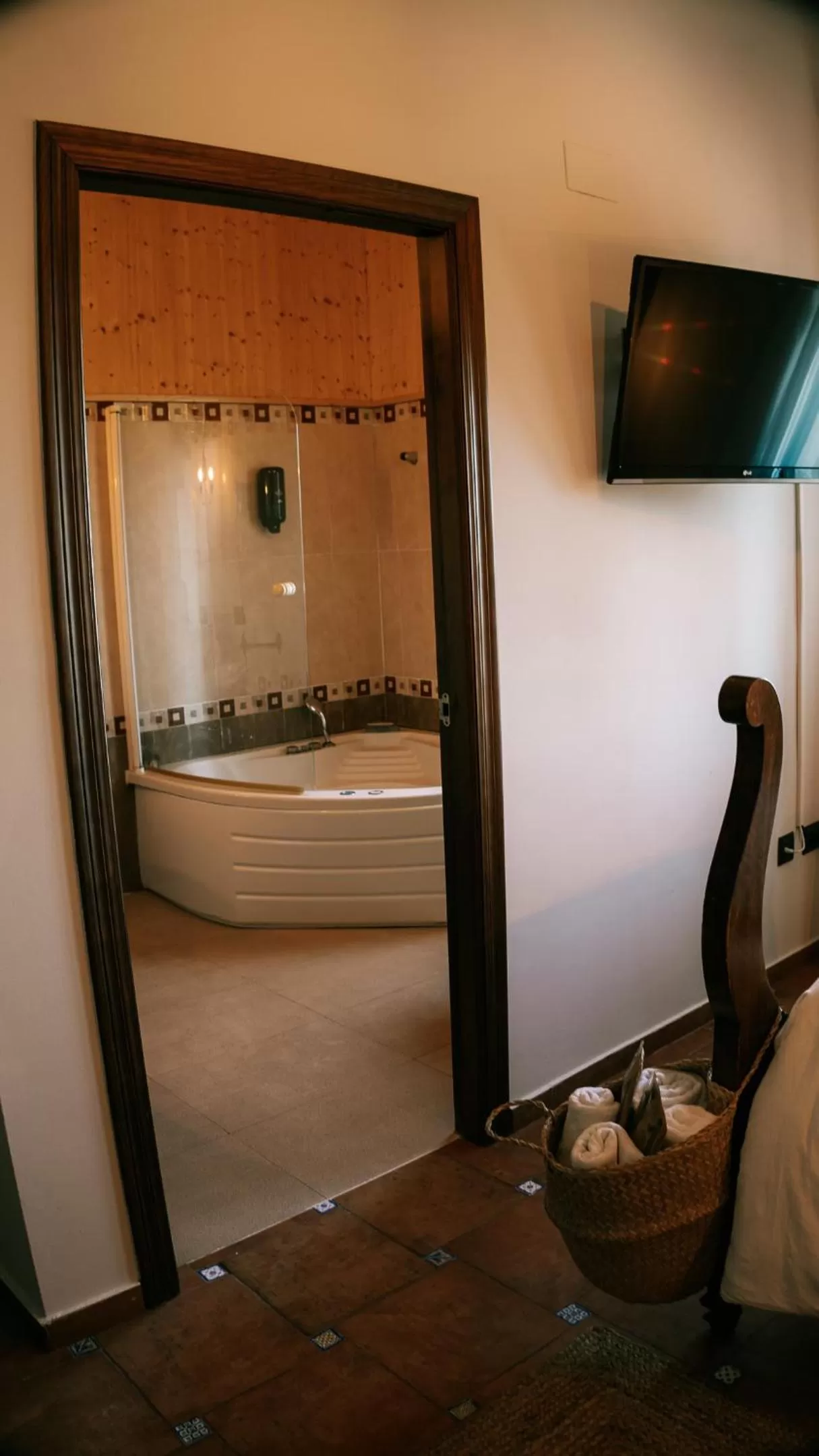 Hot Tub in Hospedería Ballesteros