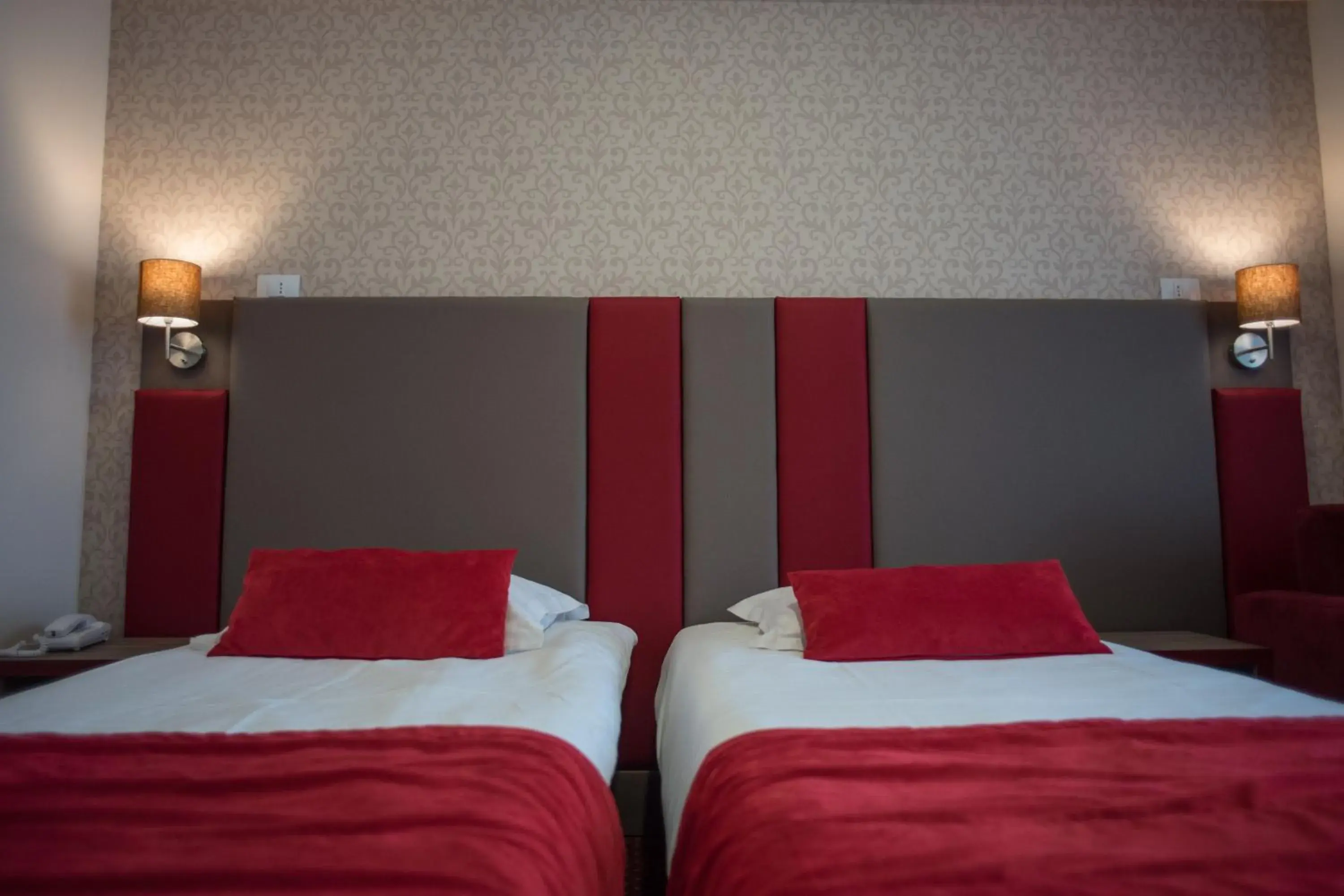 Bed in Hotel Marea Neagra Sinaia