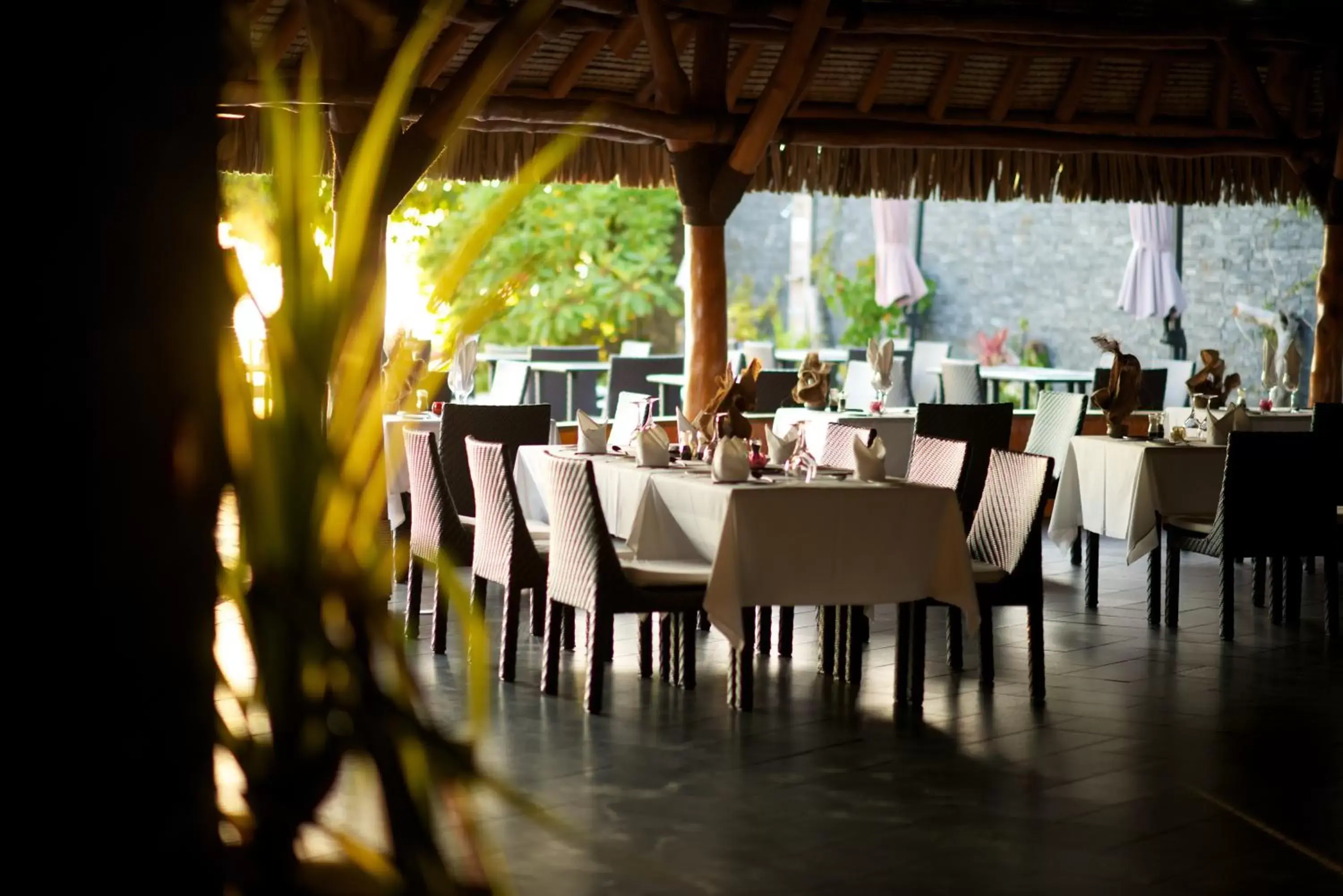 Restaurant/Places to Eat in Maitai Lapita Village Huahine