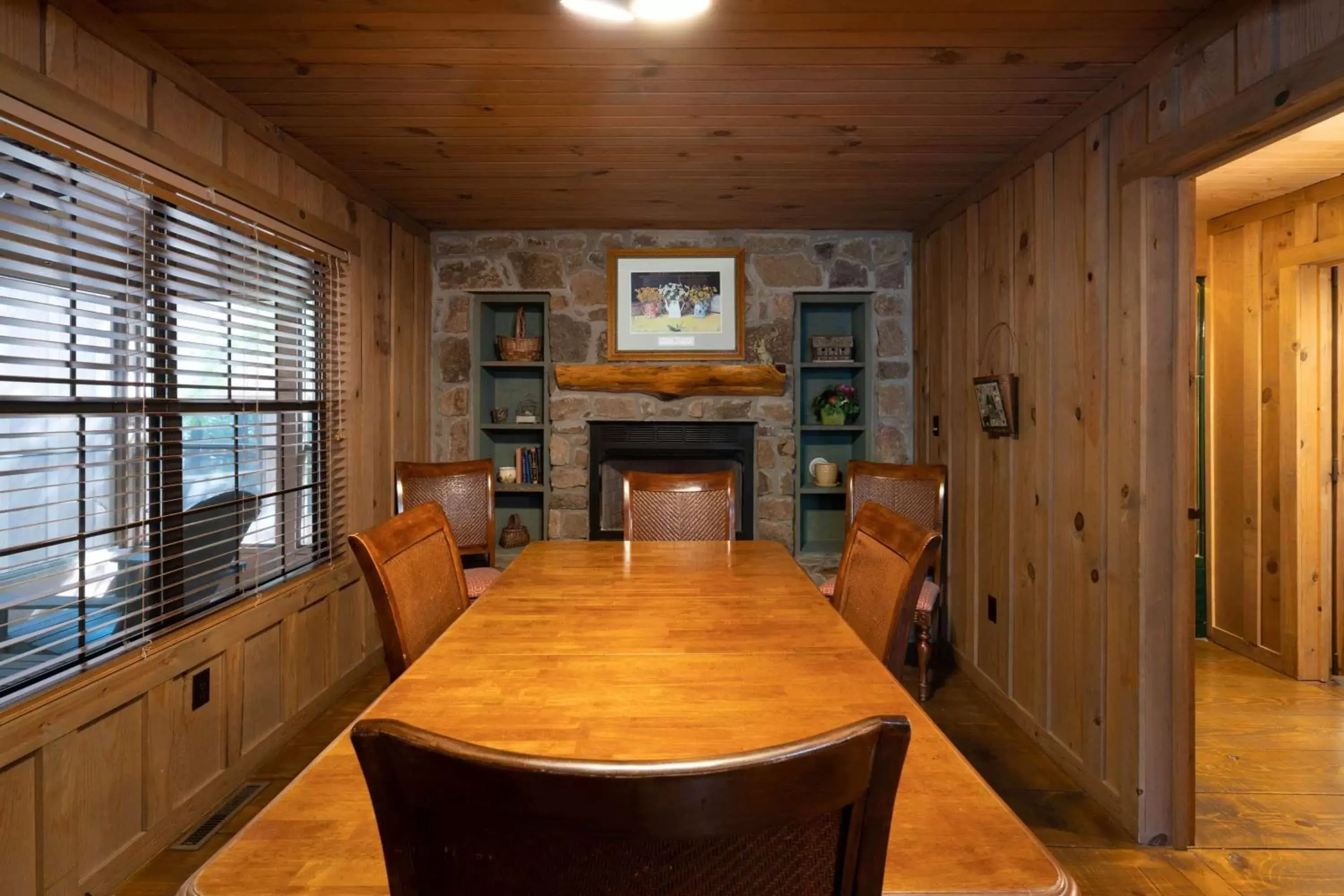 Photo of the whole room, Dining Area in Cabins at Green Mountain, Trademark Collection by Wyndham