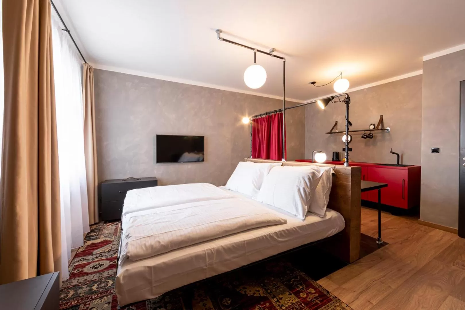 Photo of the whole room, Bed in Miss Sophie's Downtown