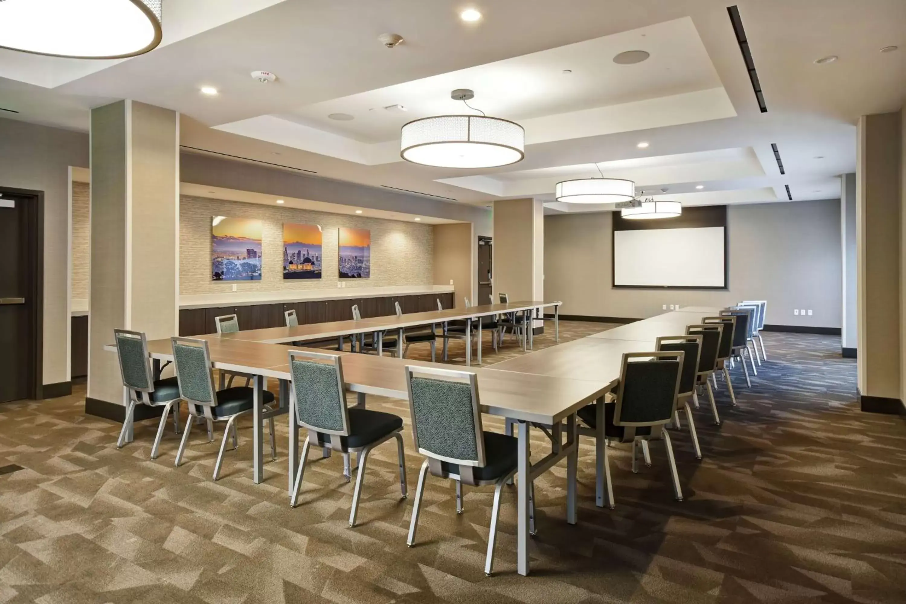 Meeting/conference room in Home2 Suites by Hilton Los Angeles Montebello