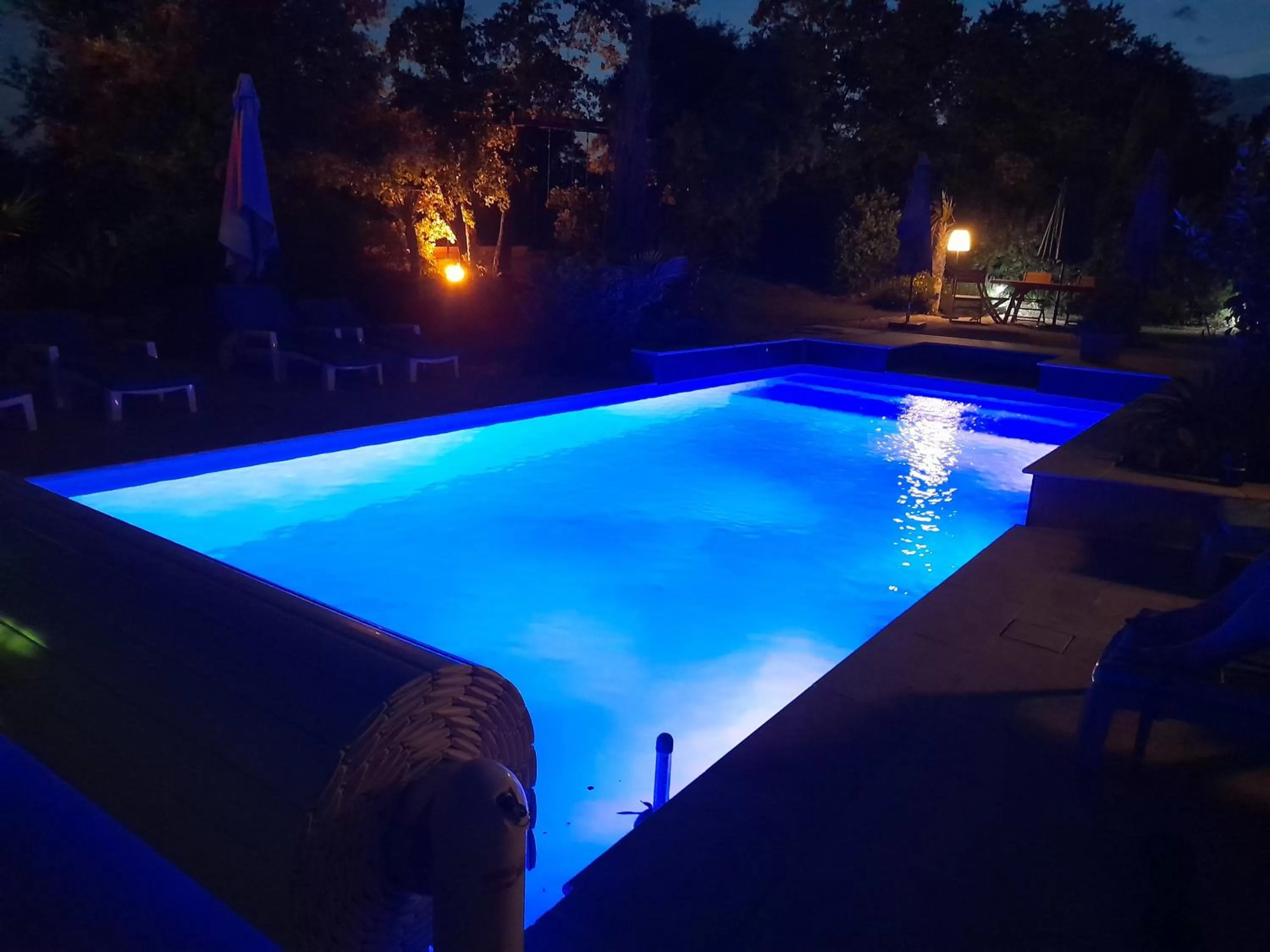 Swimming pool in La Villa Provençale