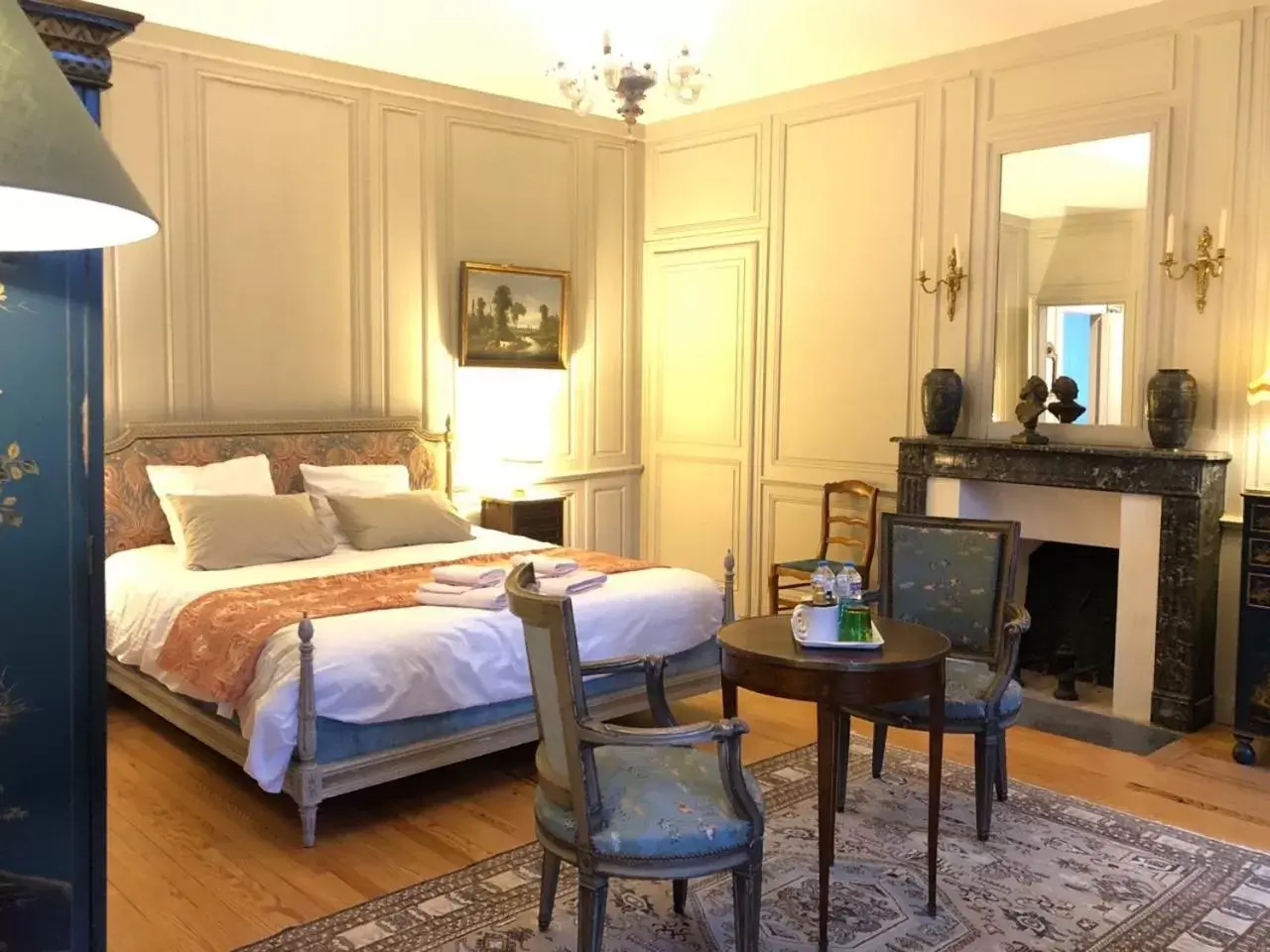 Photo of the whole room, Bed in Castel Saint-Léonard