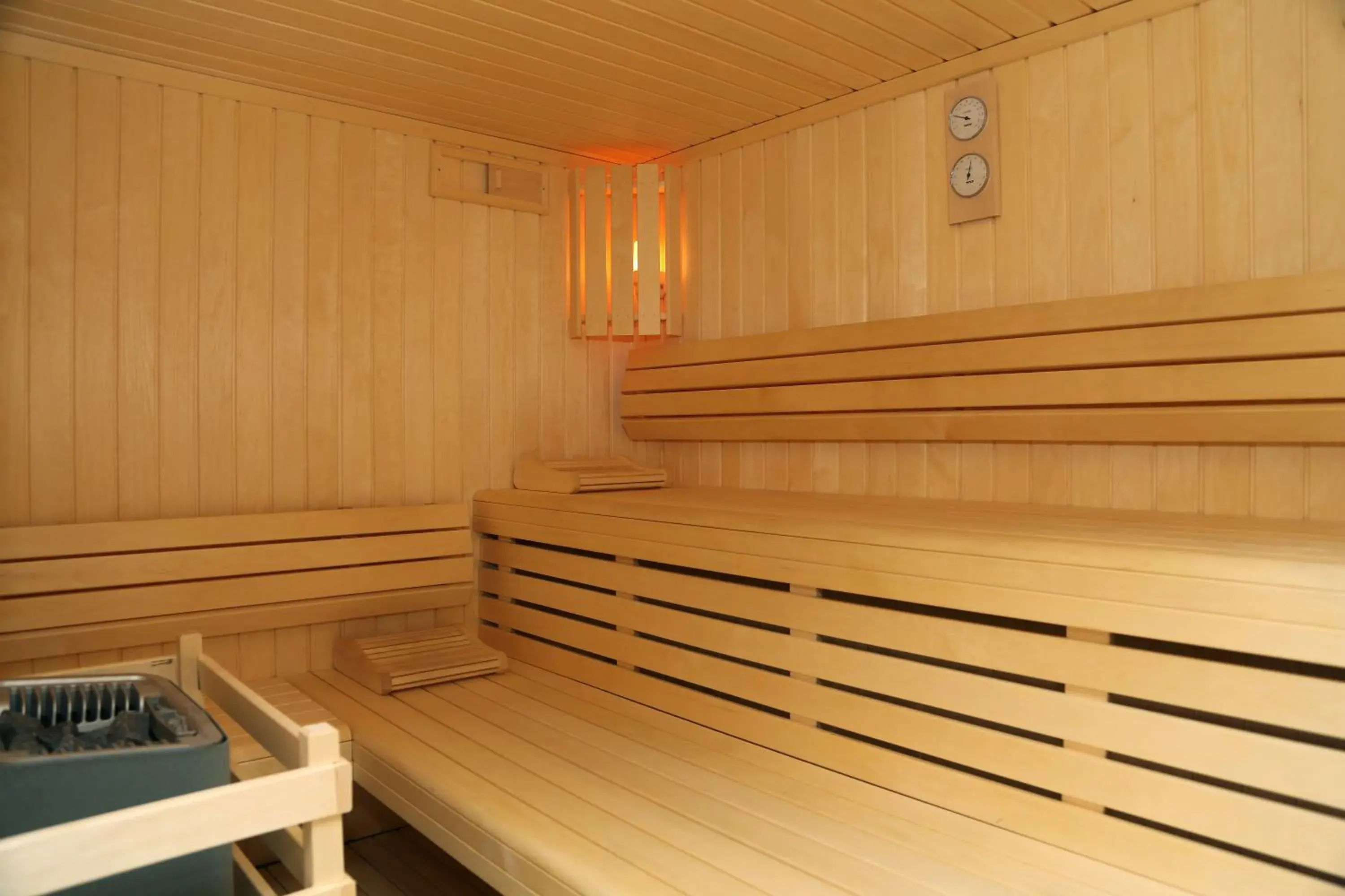Sauna in Logis Hotel Restaurant Spa Beau Site