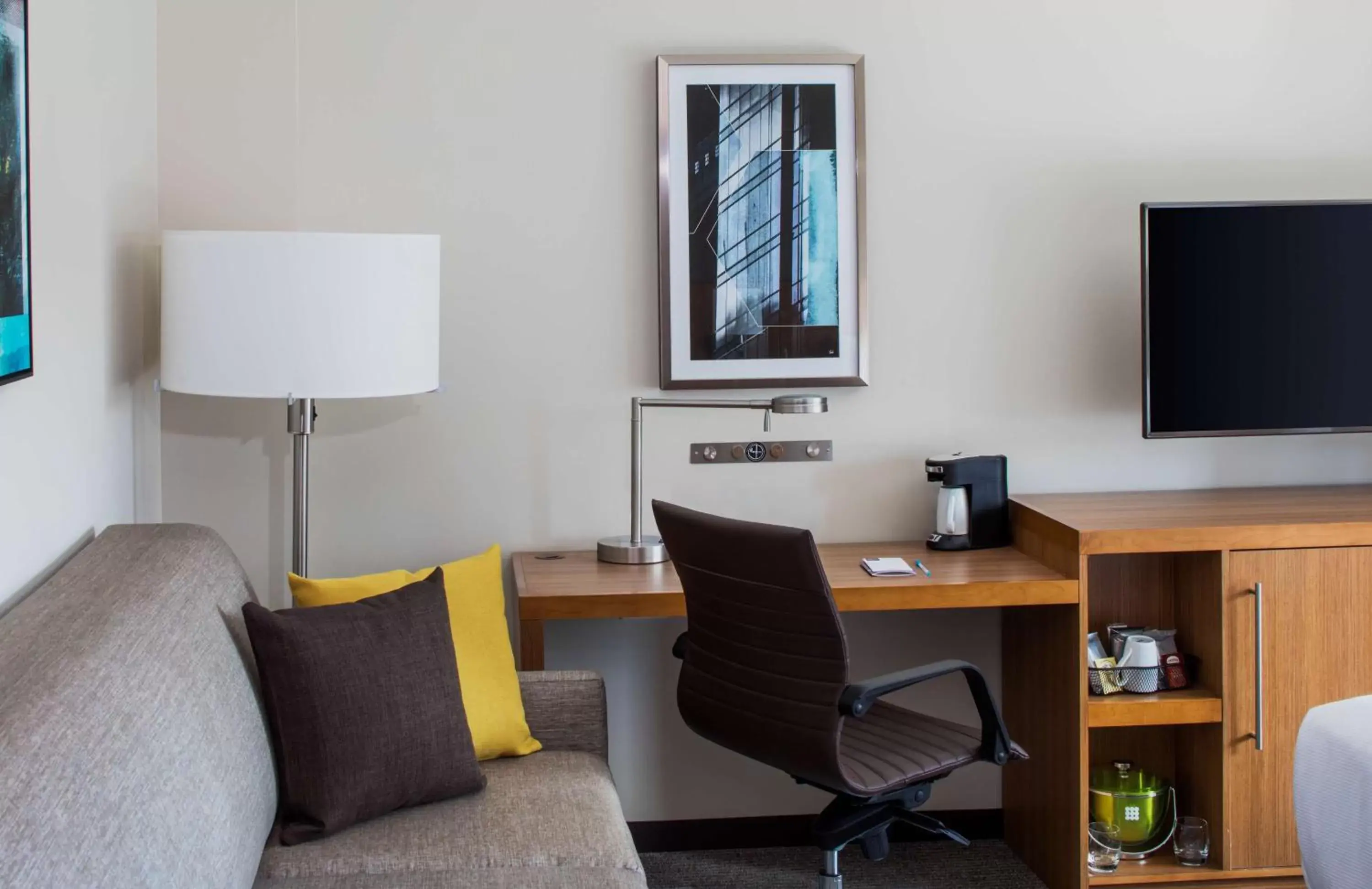 Photo of the whole room, Seating Area in Hyatt Place Long Island City