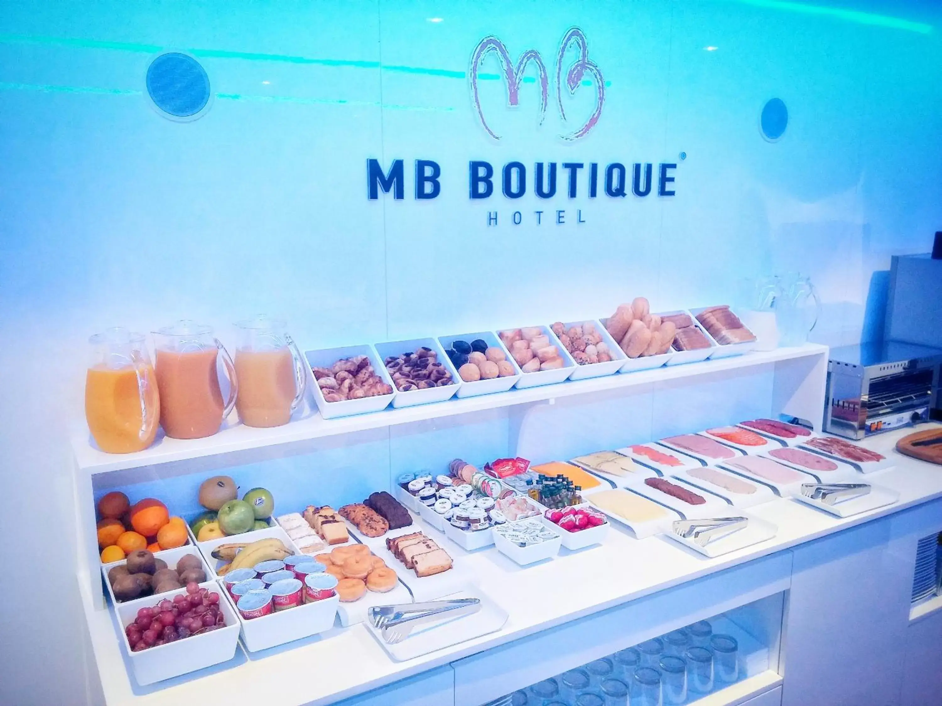 Restaurant/places to eat in MB Boutique Hotel - Adults Recommended
