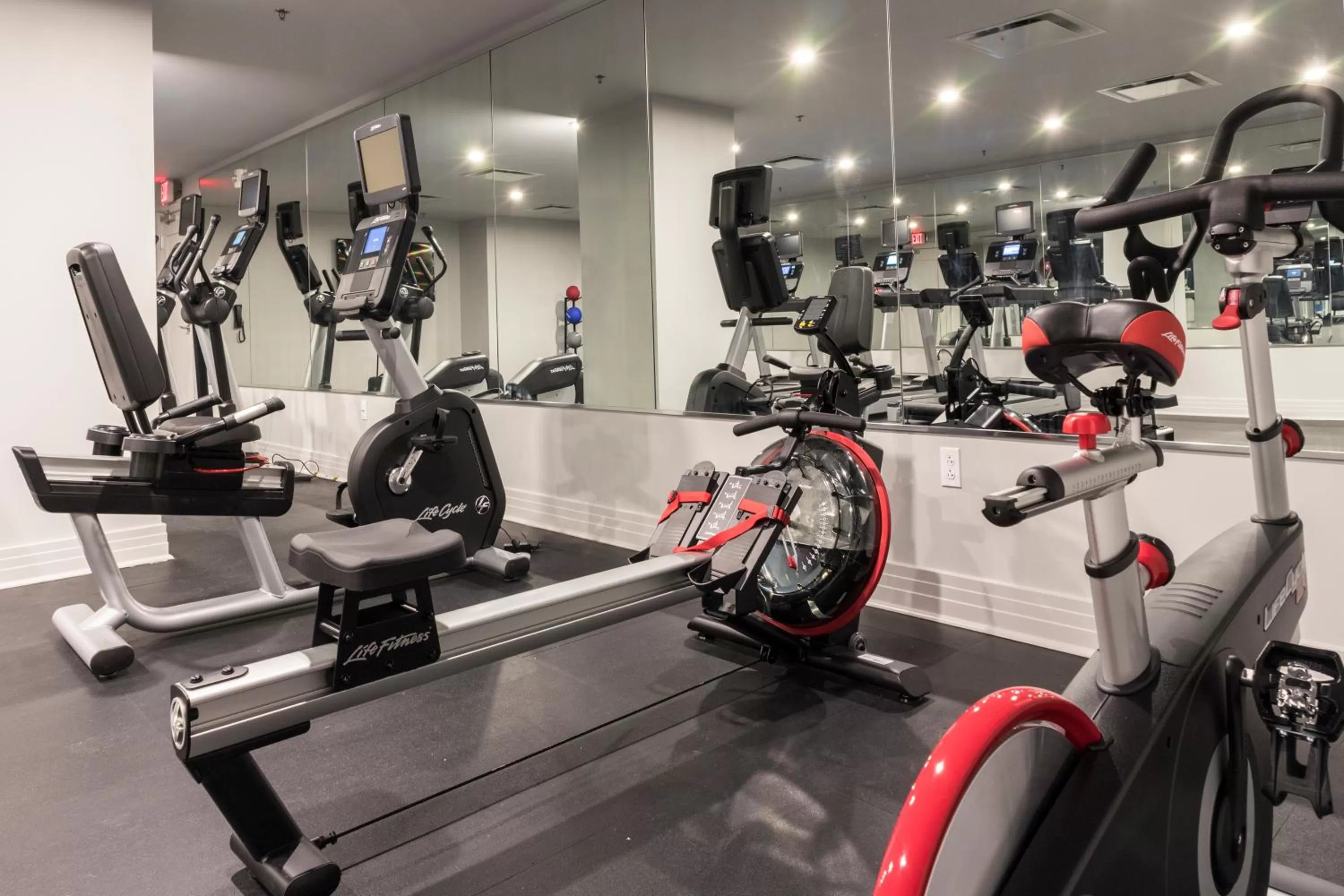 Fitness centre/facilities in The Jung Hotel and Residences