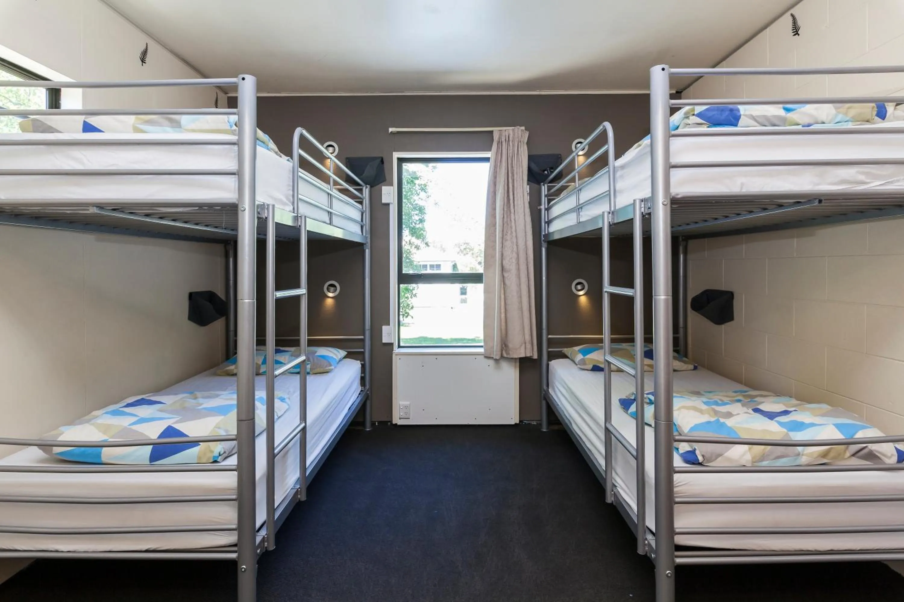 bunk bed, Bed in Around The World Backpackers