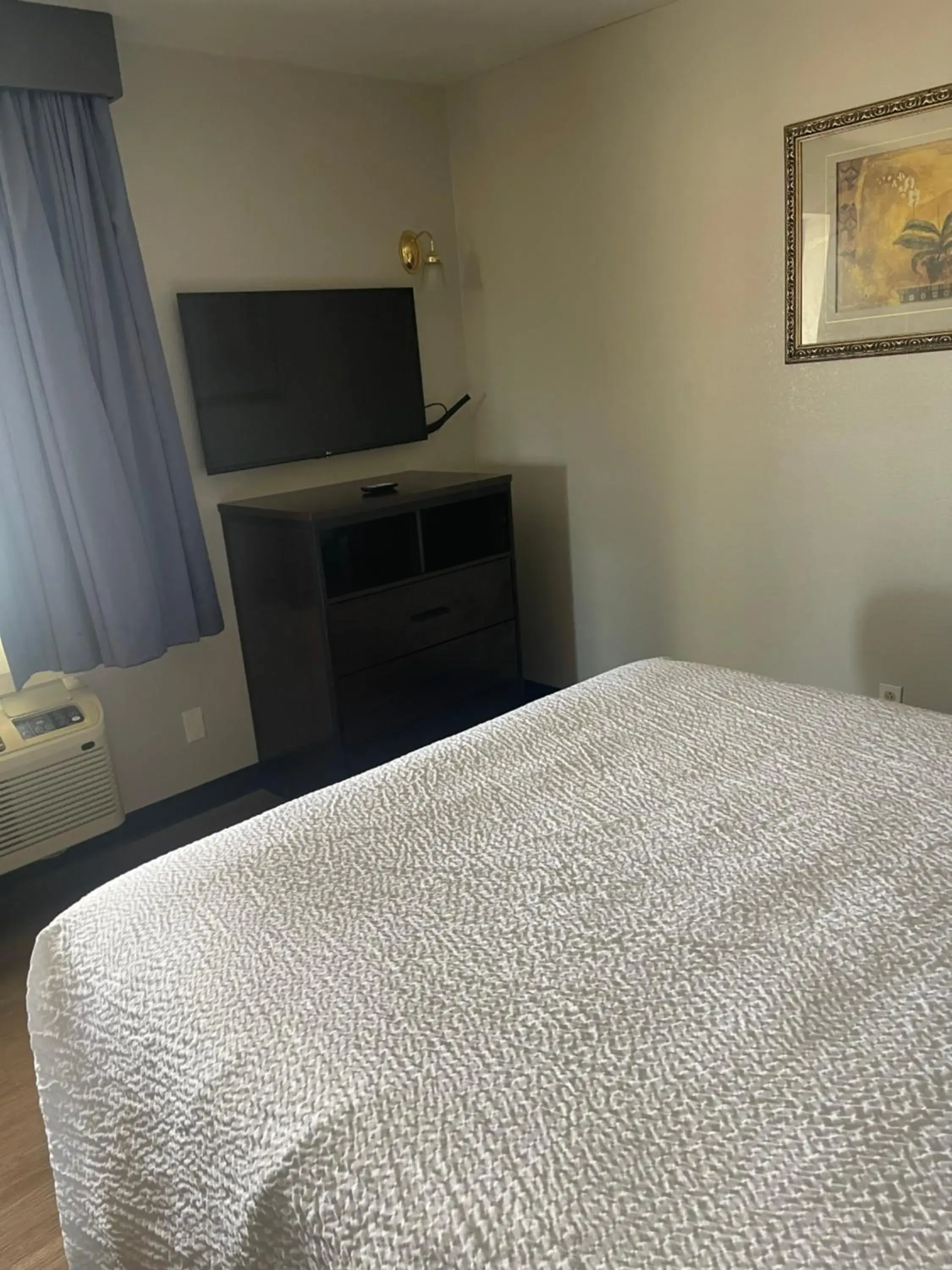 Bed in Travelodge by Wyndham Tucson AZ