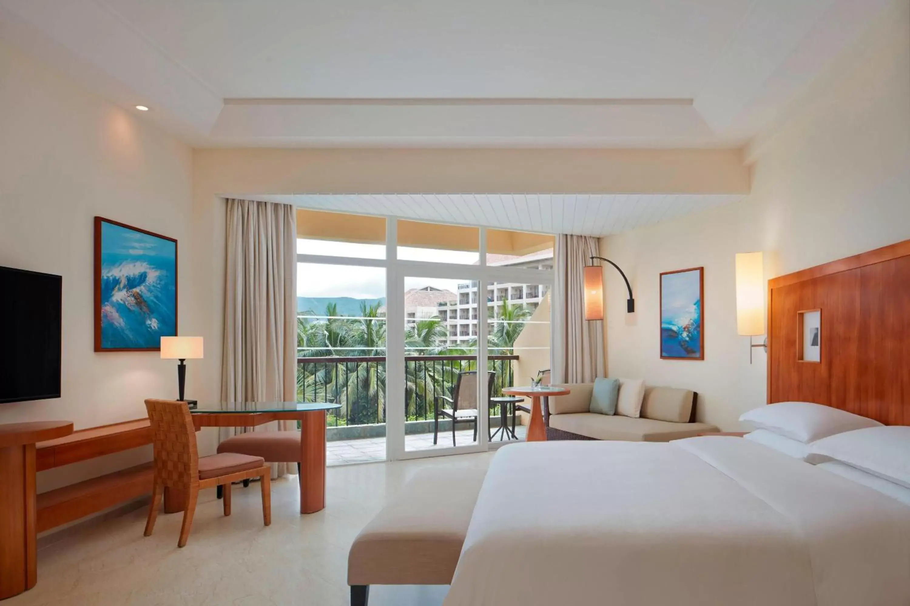 Photo of the whole room in Sheraton Sanya Yalong Bay Resort