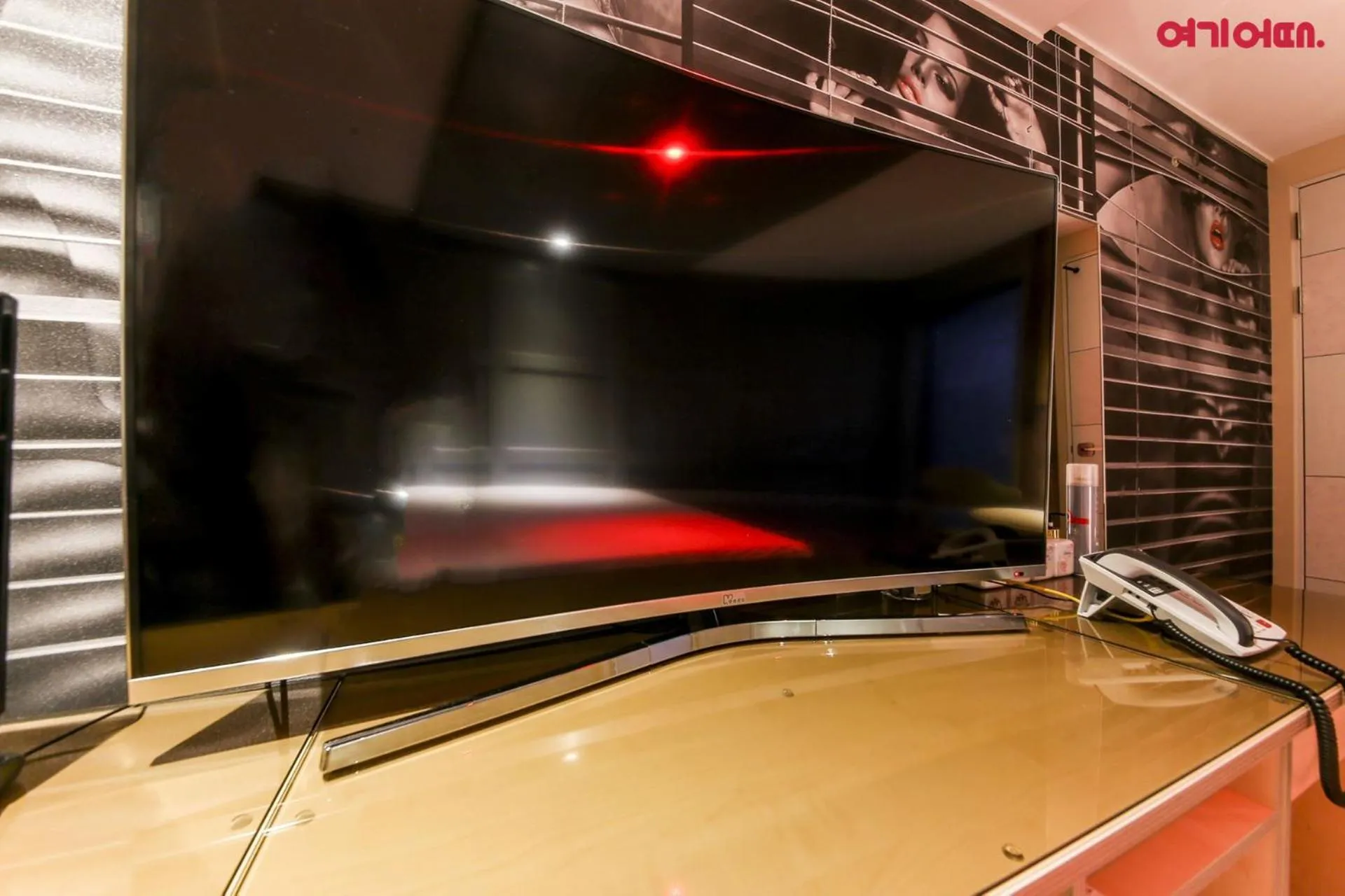 TV and multimedia in Goodstay Grand Motel Chuncheon