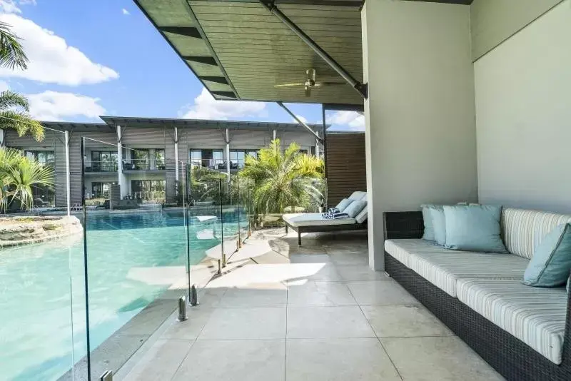 Balcony/Terrace, Swimming Pool in Mindil Beach Casino Resort