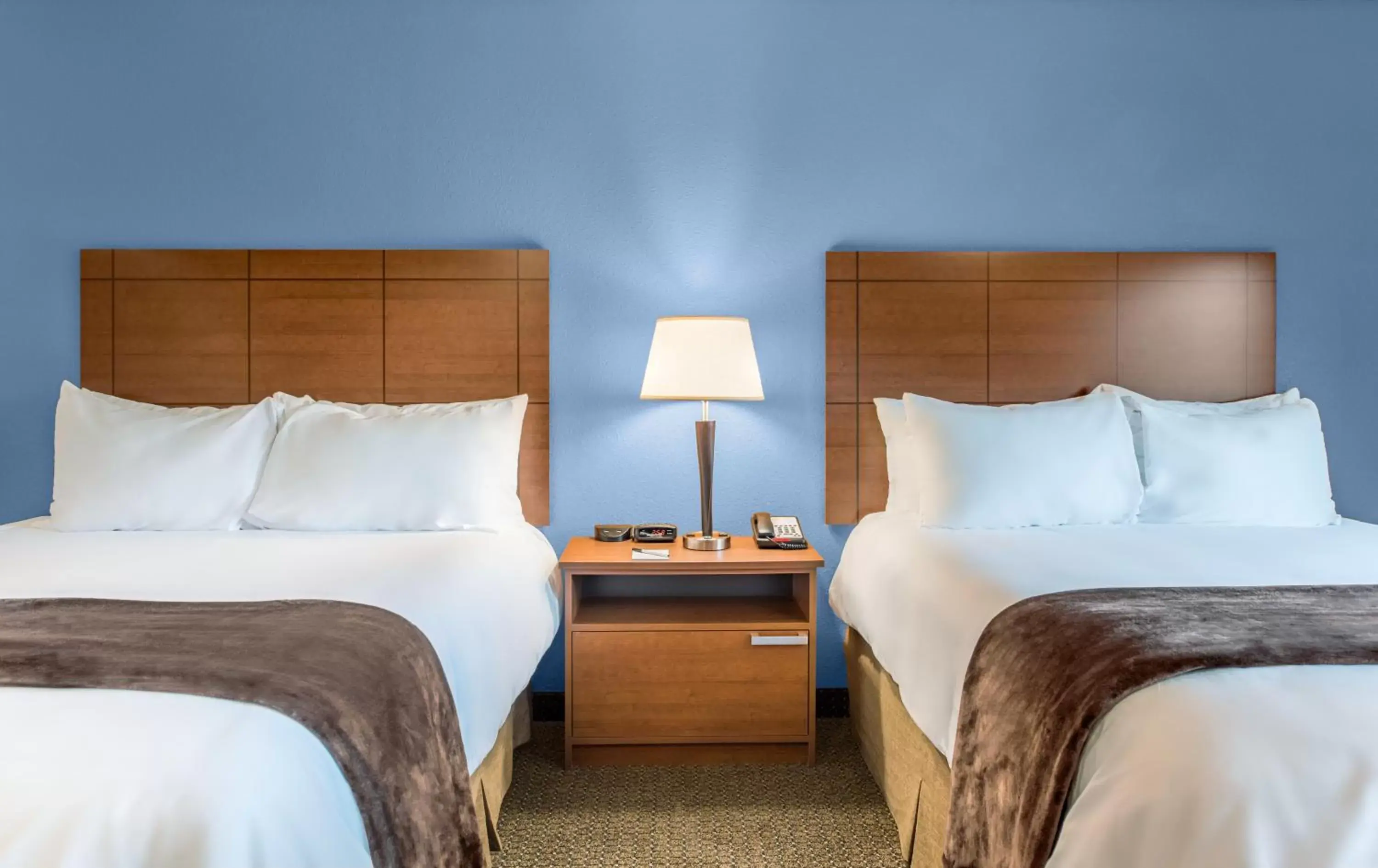 Bed in My Place Hotel-Yakima, WA