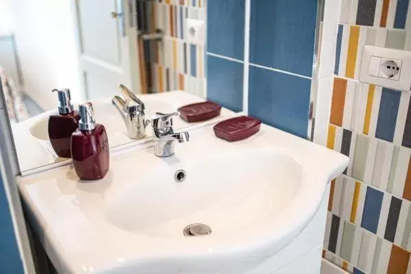 Bathroom in ToviMar Apartments