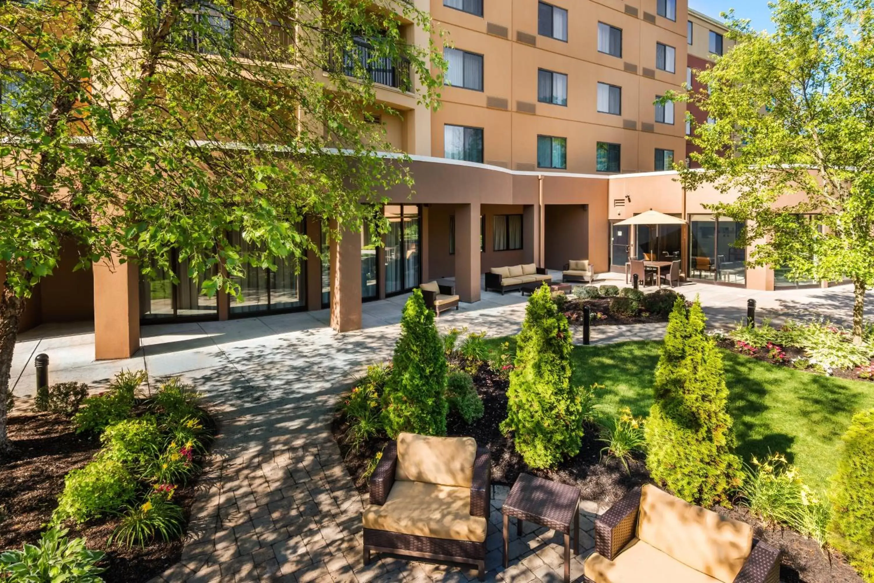 Property Building in Courtyard by Marriott Providence Lincoln