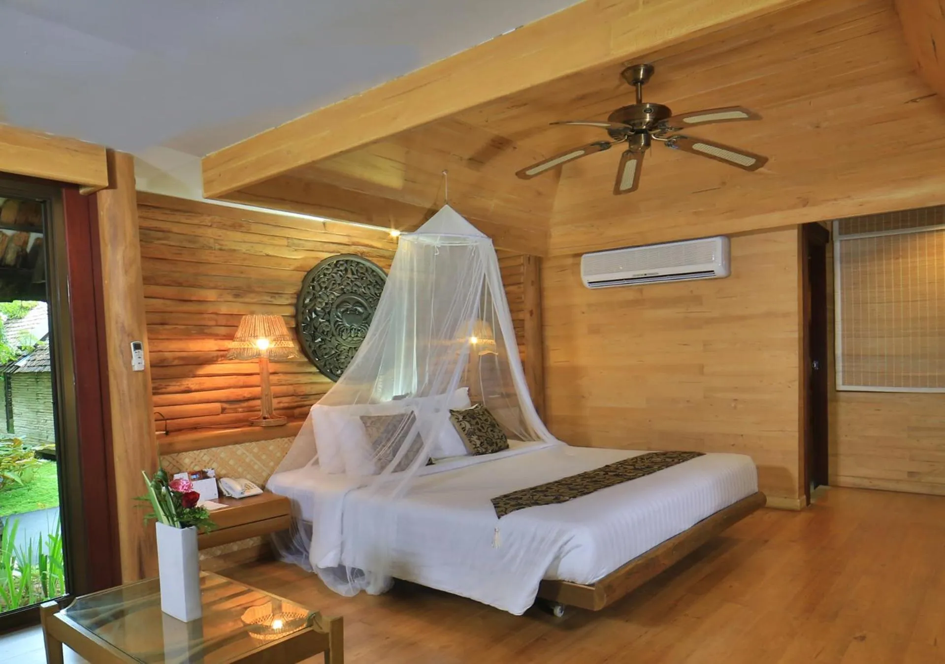 Bed in Sunset Park Resort and Spa By SWR
